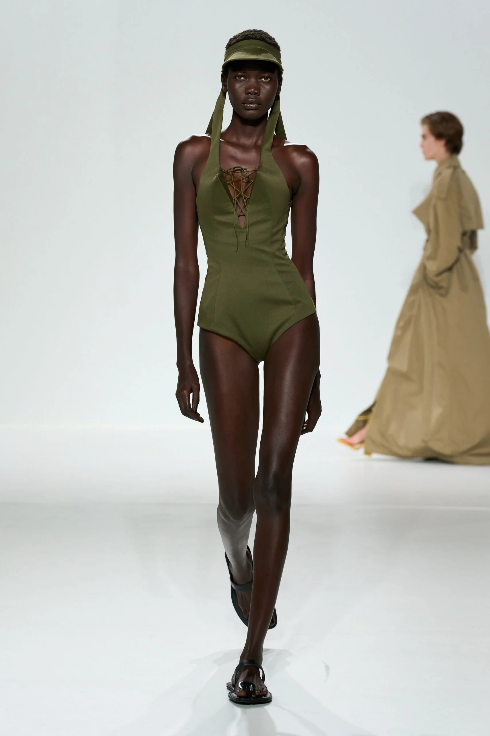 jean-paul-gaultier-spring-2027-ready-to-wear-look-22-scaled.jpg