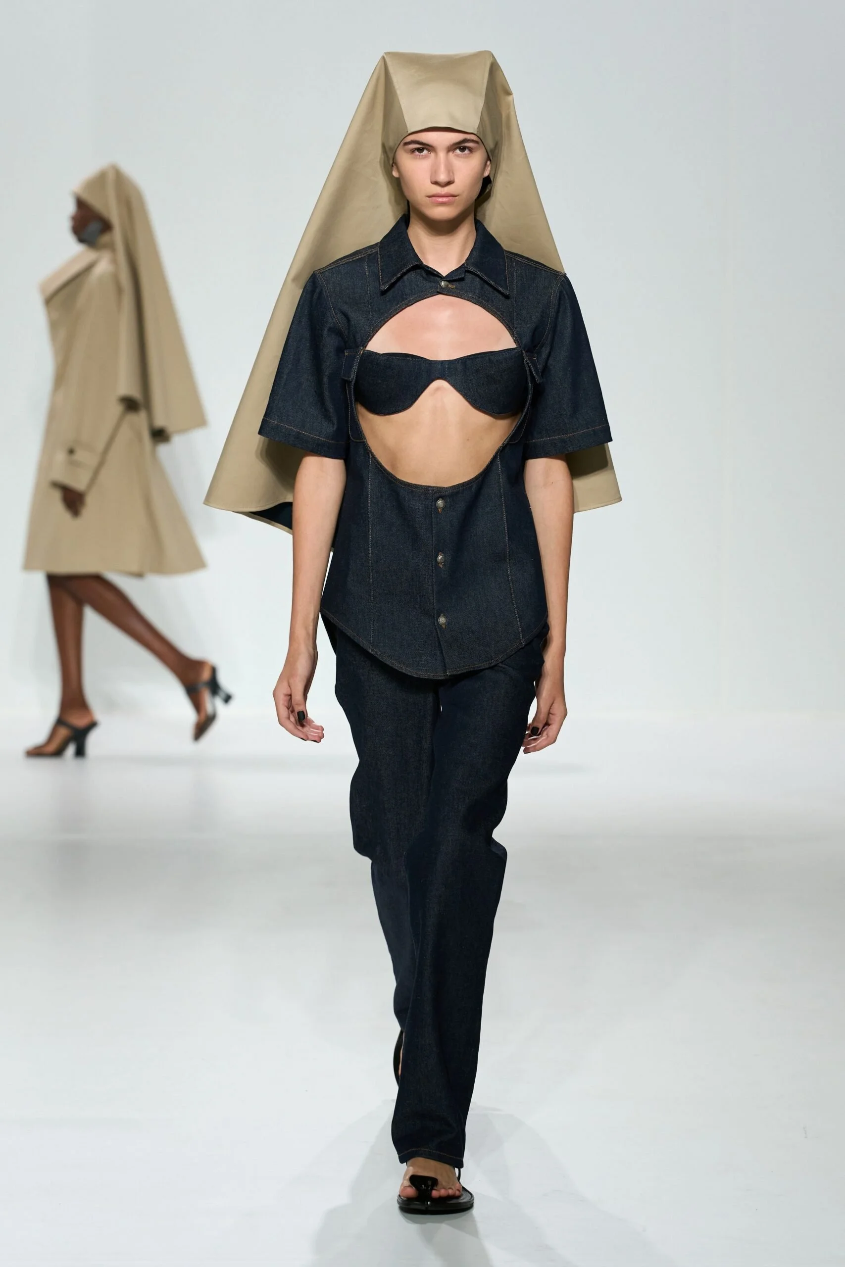 jean-paul-gaultier-spring-2027-ready-to-wear-look-24-scaled.jpg