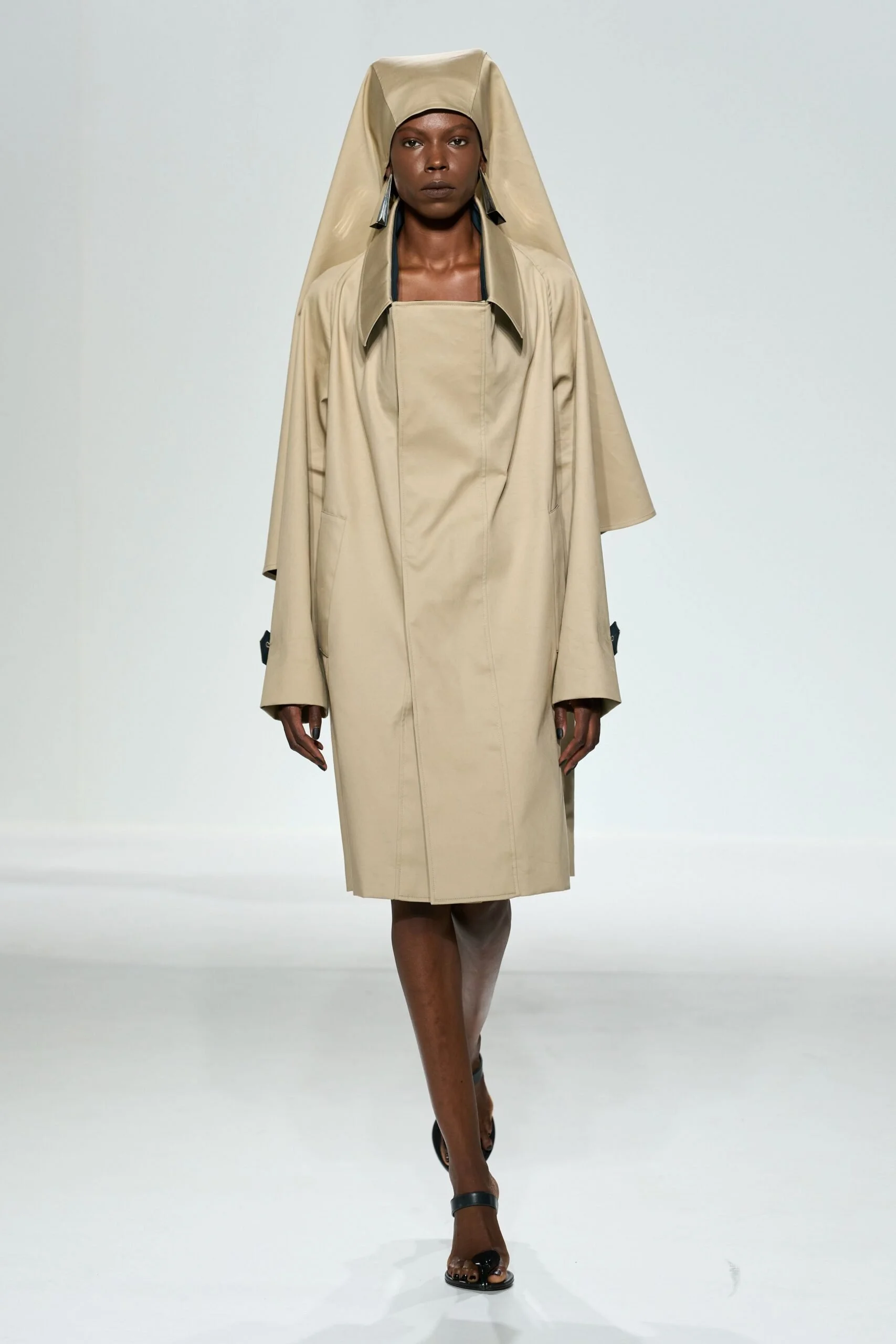 jean-paul-gaultier-spring-2027-ready-to-wear-look-25-scaled.jpg