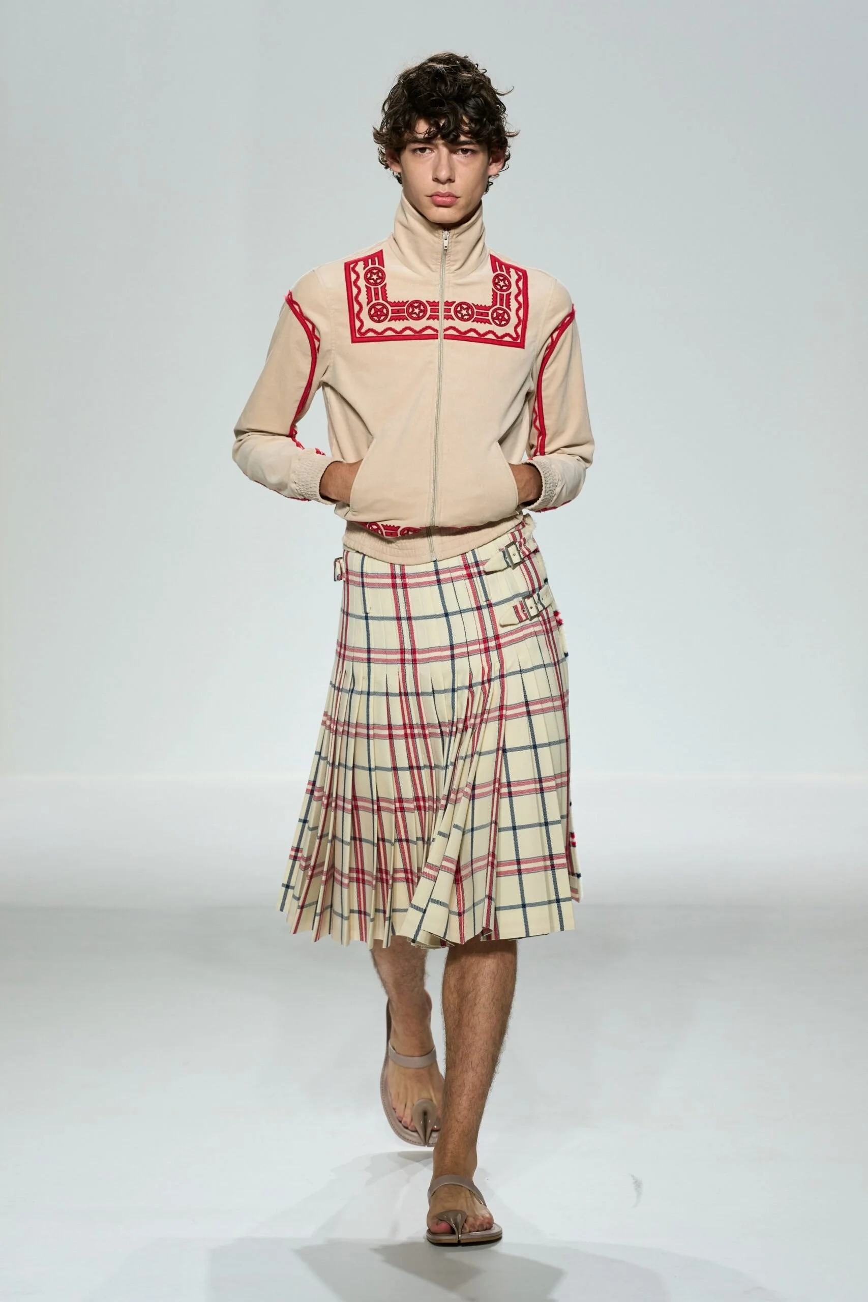 jean-paul-gaultier-spring-2027-ready-to-wear-look-29-scaled.jpg