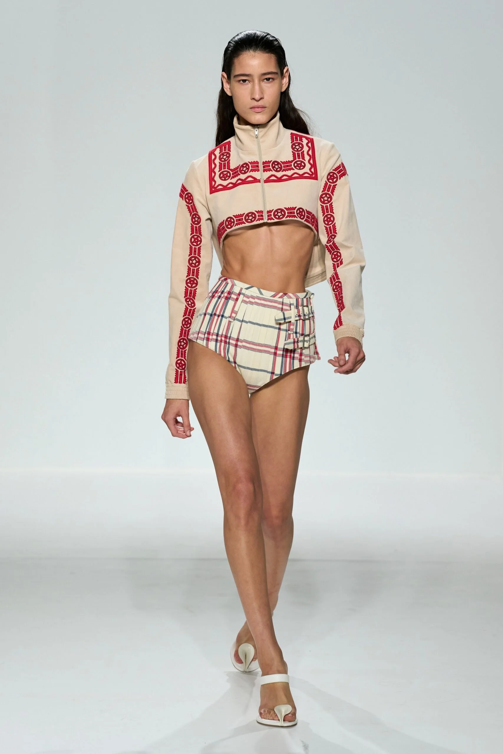 jean-paul-gaultier-spring-2027-ready-to-wear-look-30-scaled.jpg