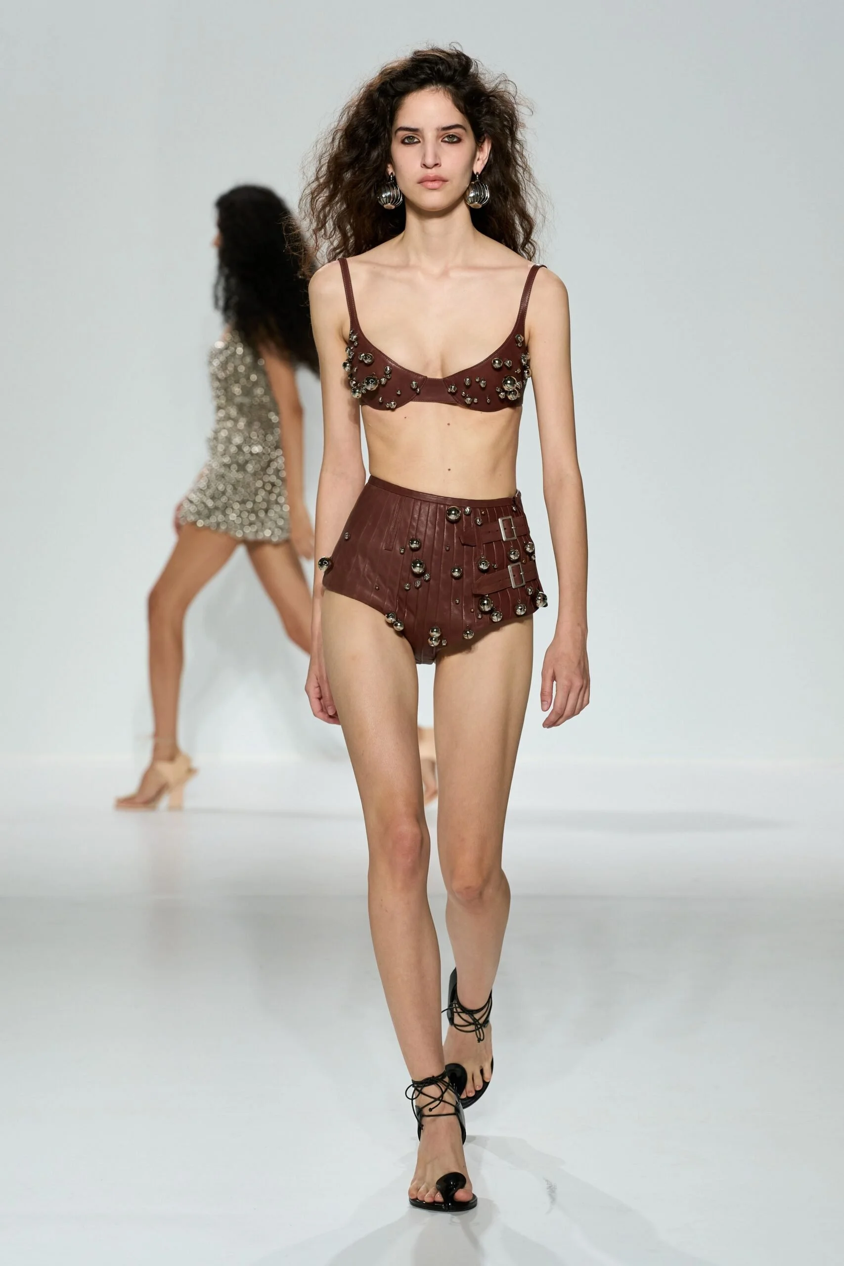 jean-paul-gaultier-spring-2027-ready-to-wear-look-37-scaled.jpg