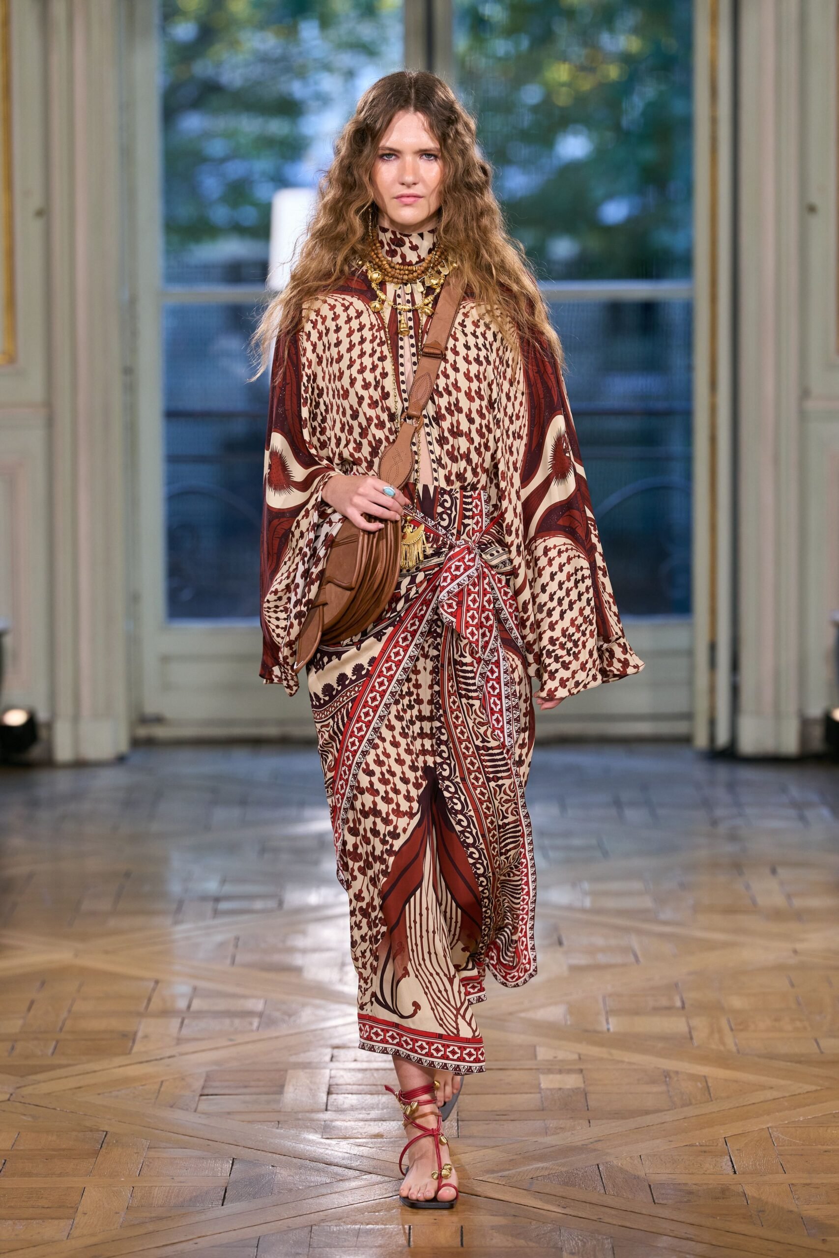 johanna-ortiz-spring-2027-ready-to-wear-look-04-scaled.jpg