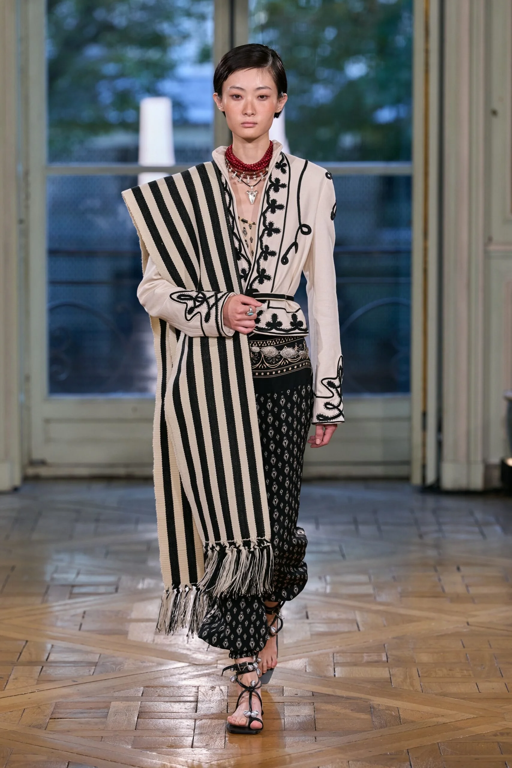 johanna-ortiz-spring-2027-ready-to-wear-look-31-scaled.jpg
