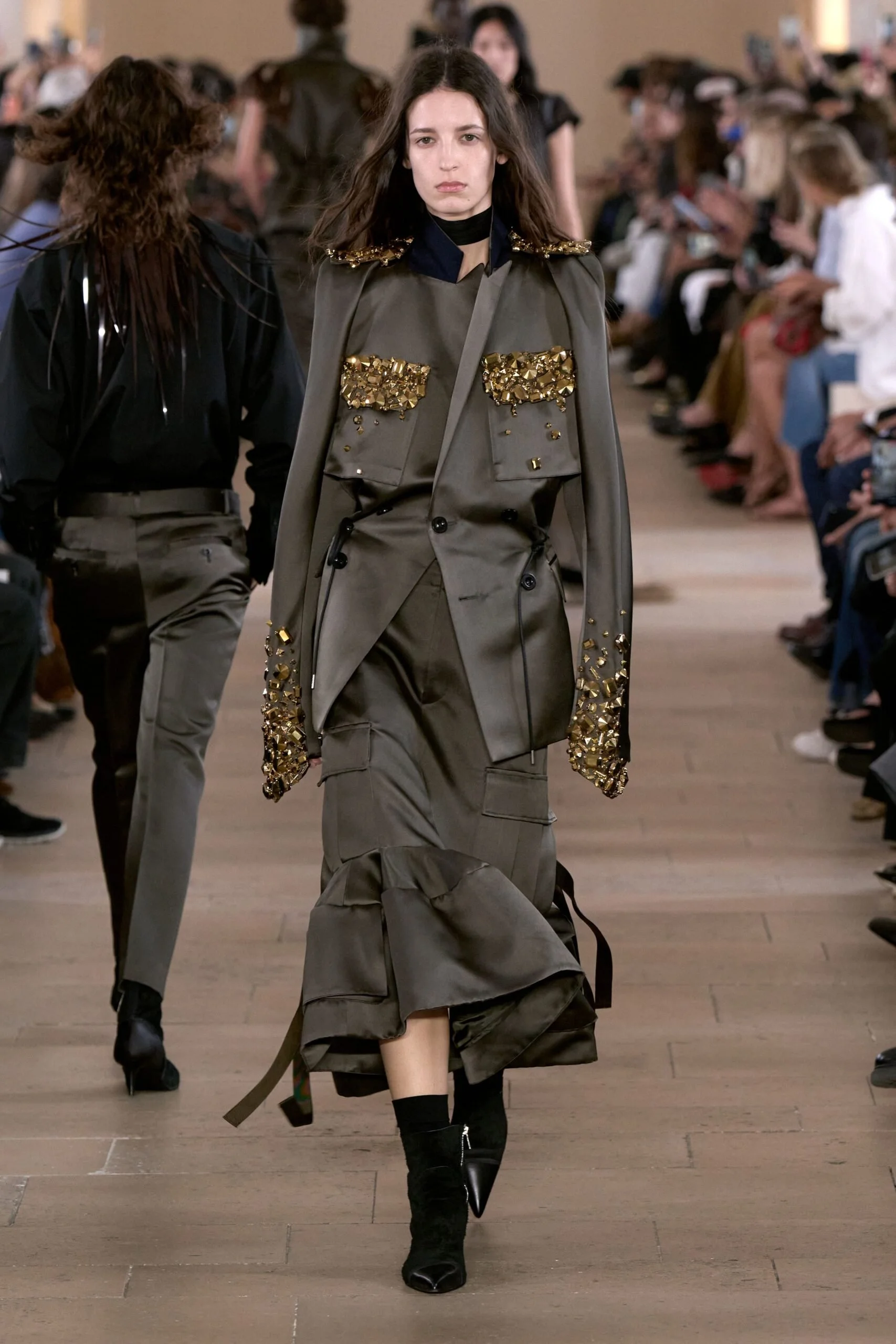 sacai-spring-2027-ready-to-wear-look-03-scaled.jpg