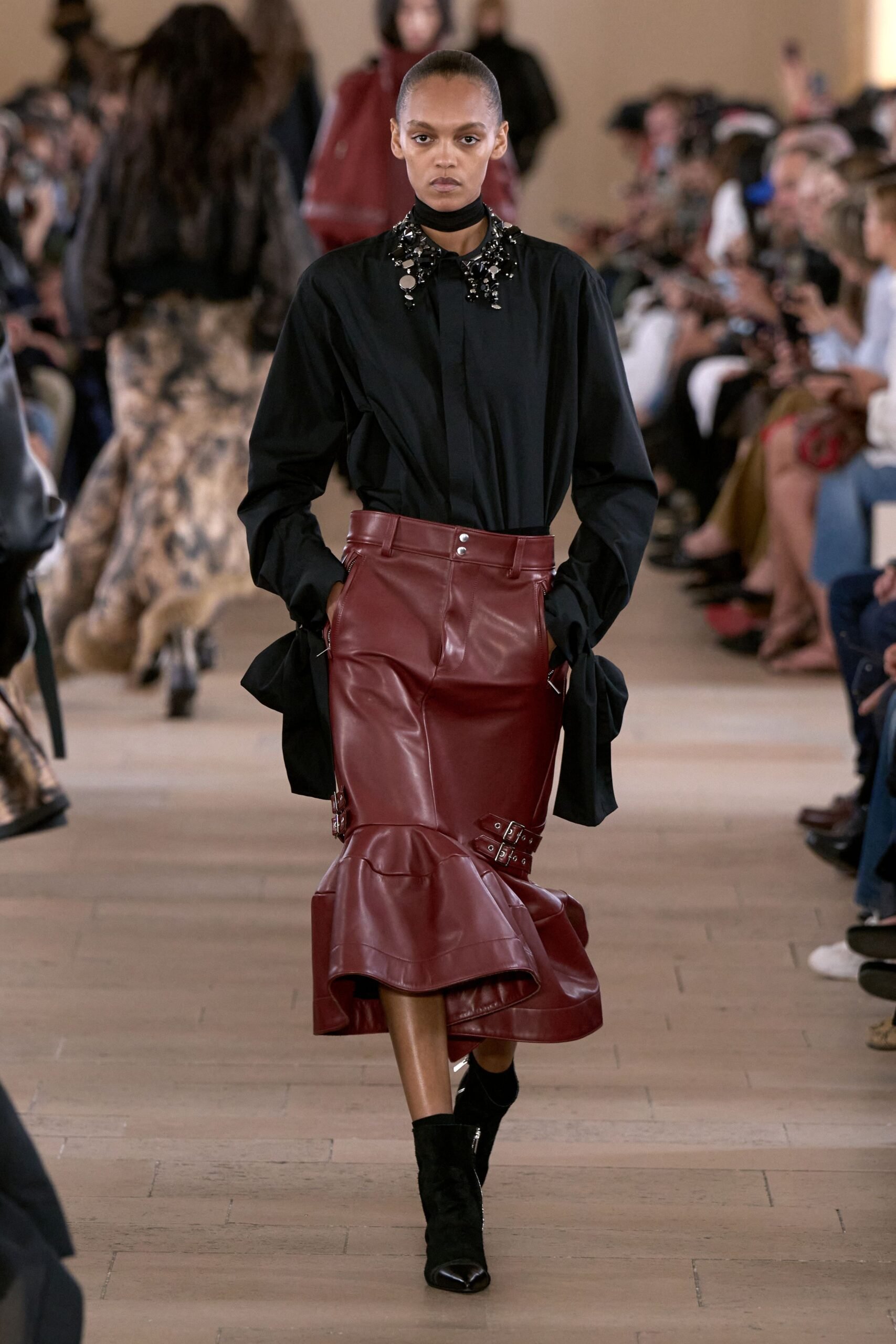 sacai-spring-2027-ready-to-wear-look-09-scaled.jpg