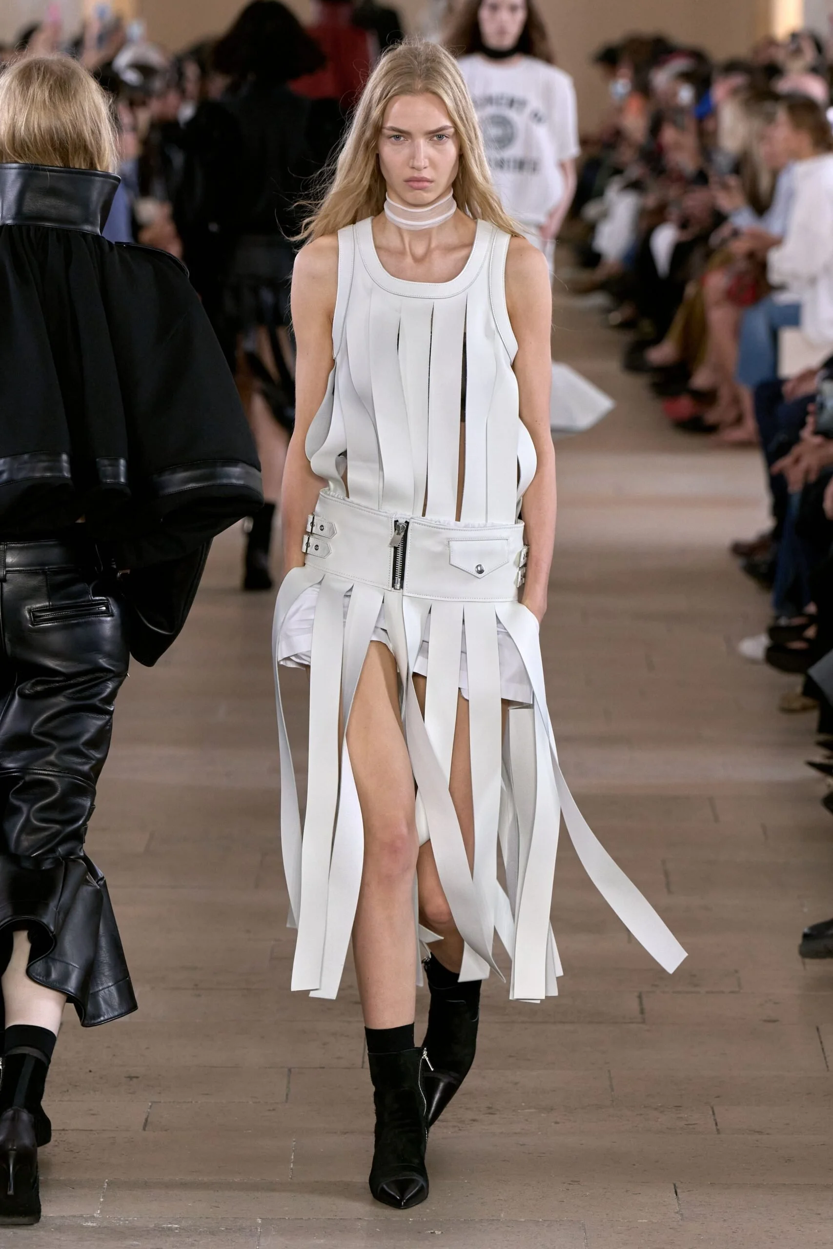 sacai-spring-2027-ready-to-wear-look-13-scaled.jpg