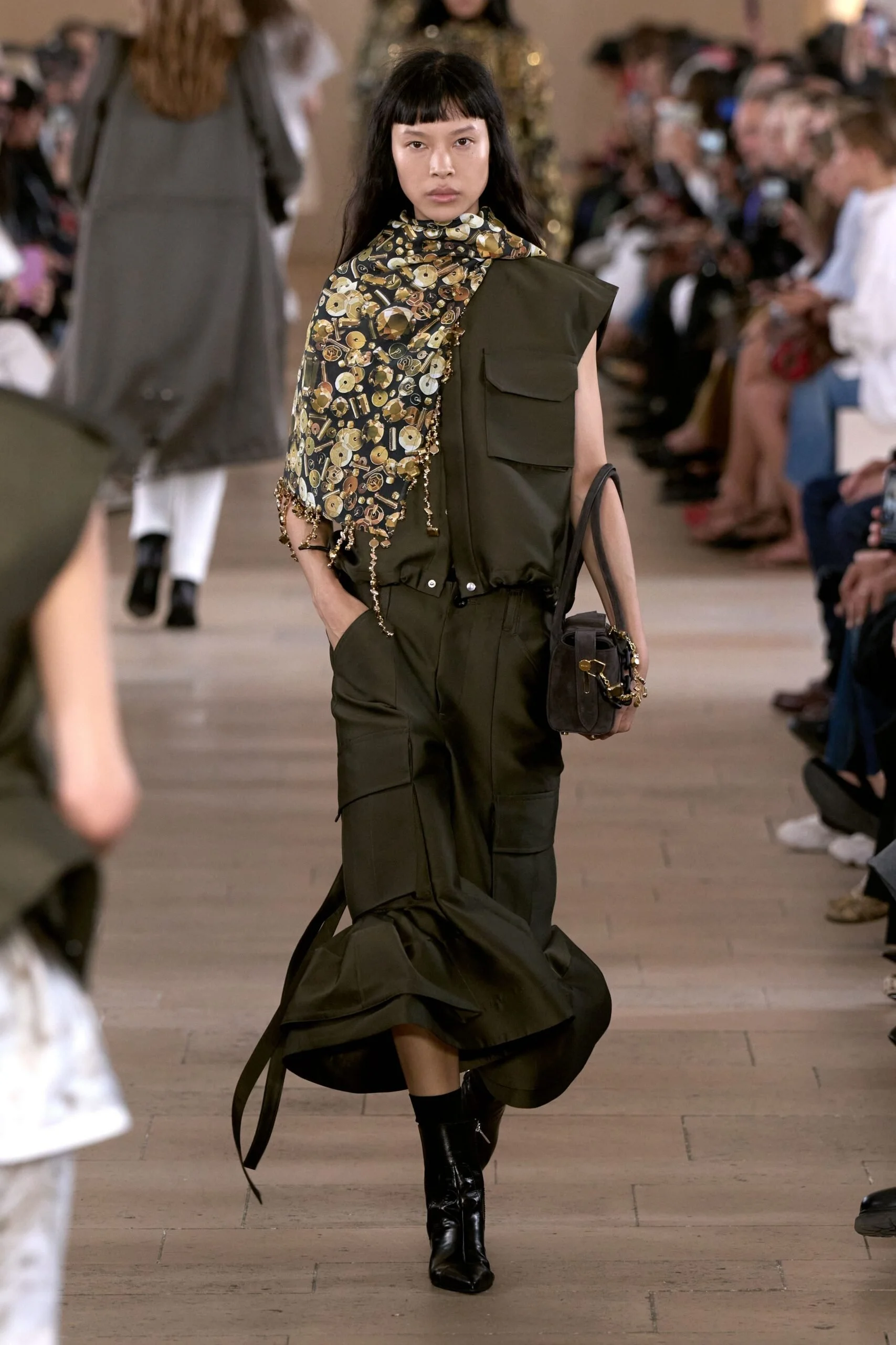 sacai-spring-2027-ready-to-wear-look-19-scaled.jpg
