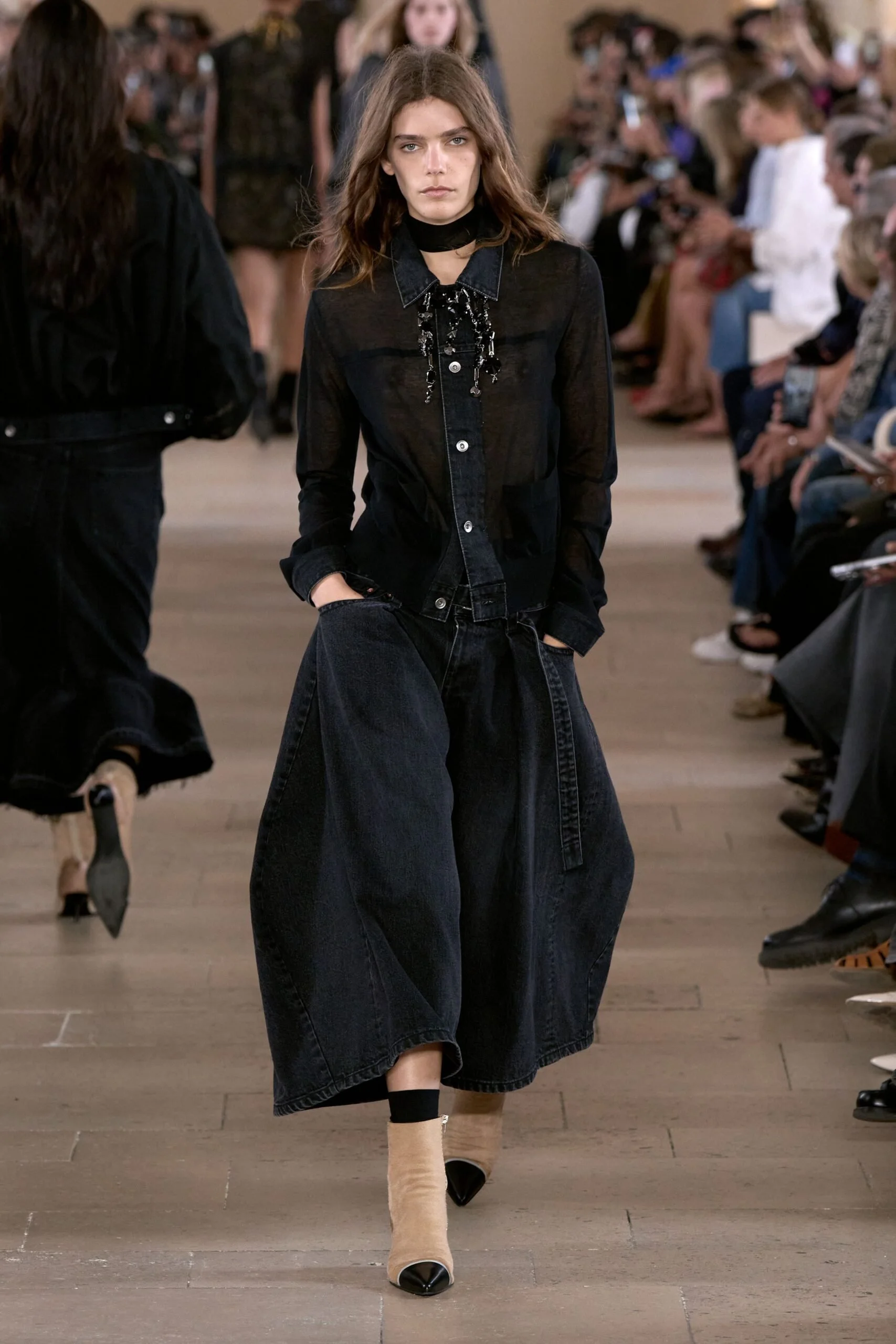 sacai-spring-2027-ready-to-wear-look-25-scaled.jpg