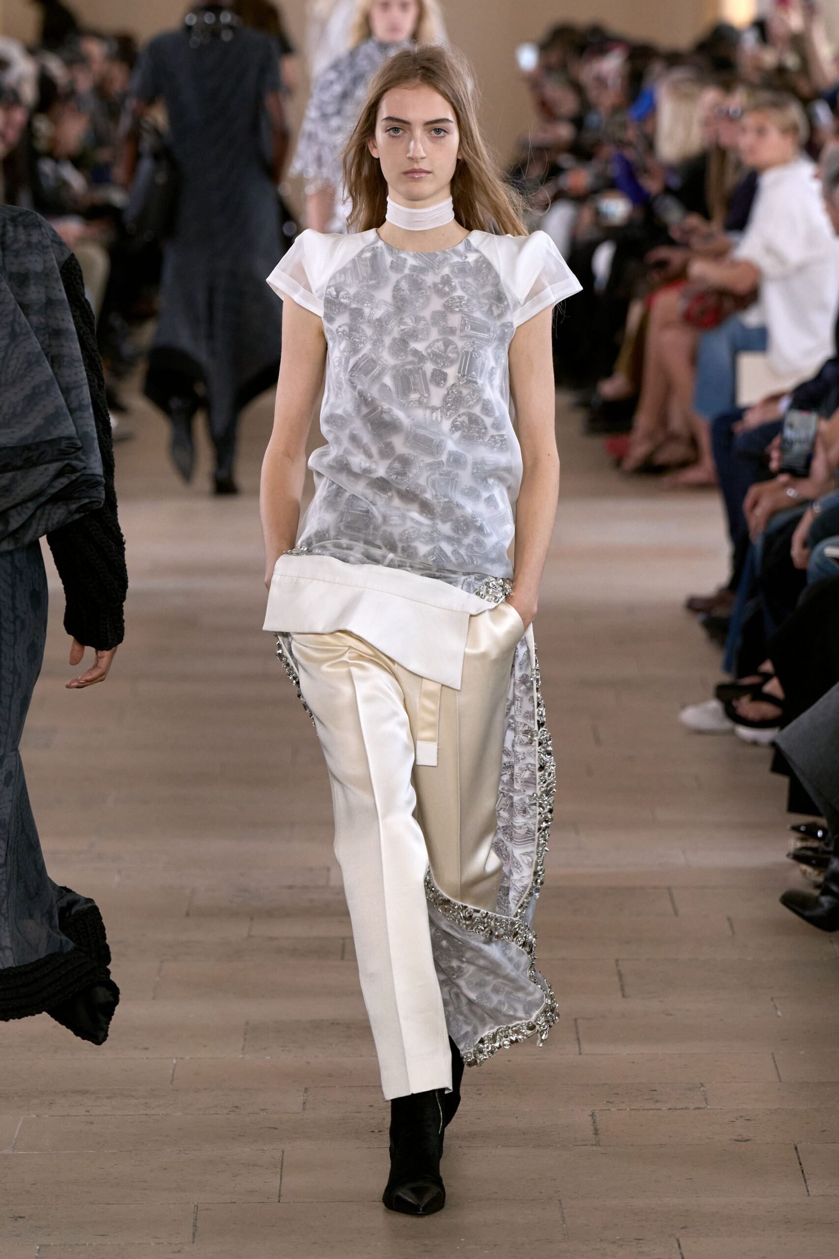 sacai-spring-2027-ready-to-wear-look-33-scaled.jpg