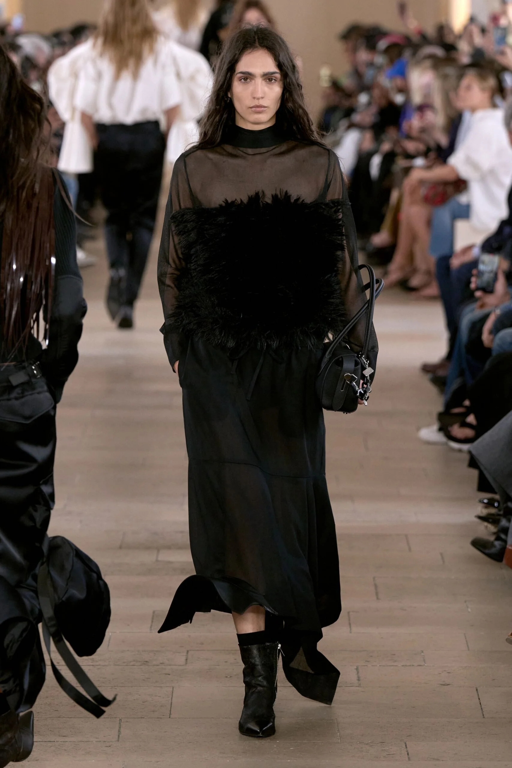 sacai-spring-2027-ready-to-wear-look-40-scaled.jpg