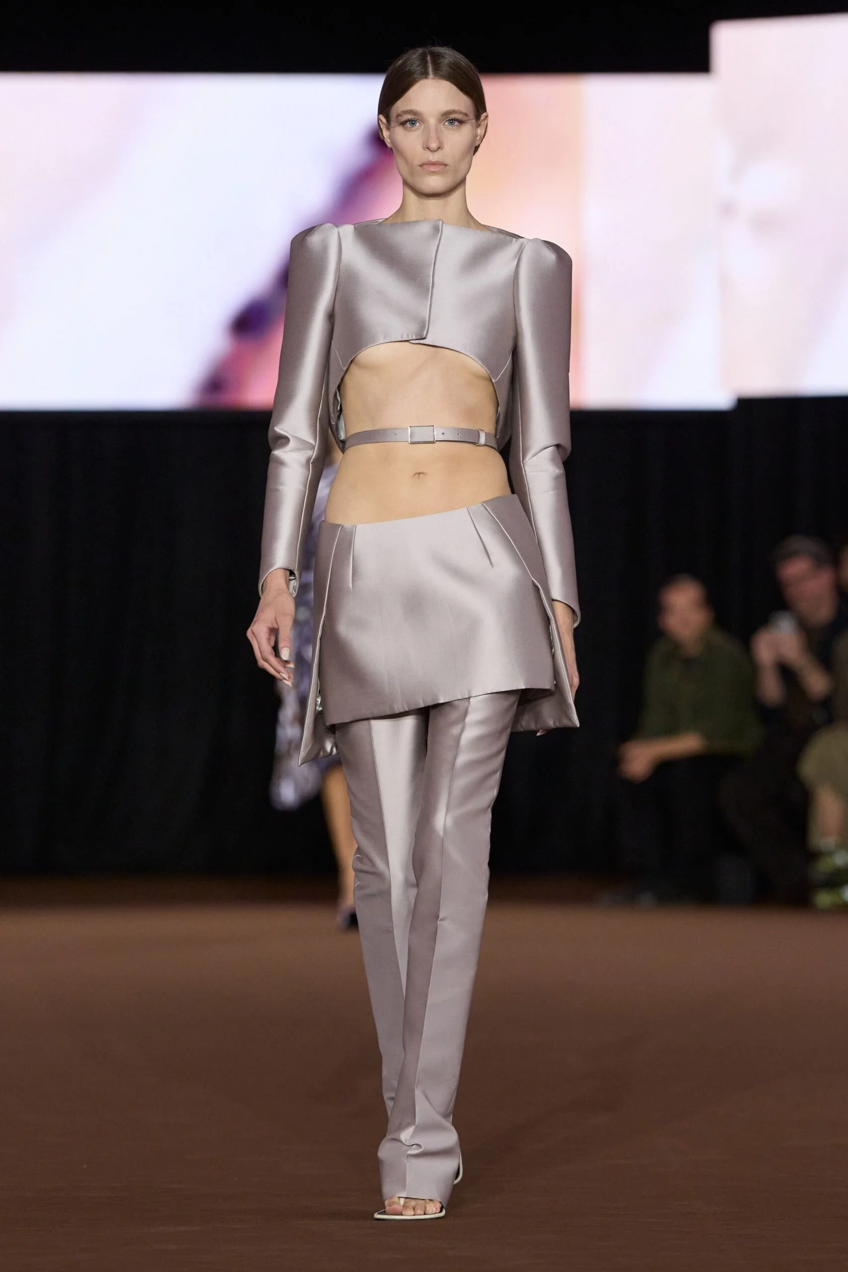 mugler-spring-2027-ready-to-wear-look-03-scaled.jpg