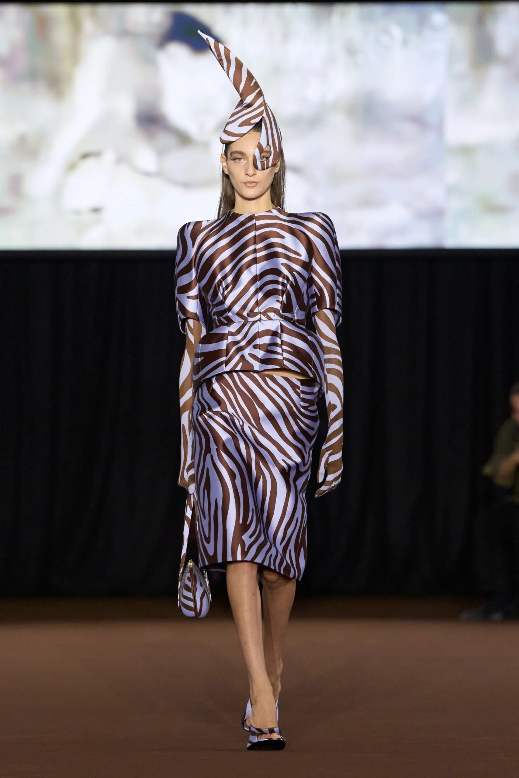 mugler-spring-2027-ready-to-wear-look-04-scaled.jpg