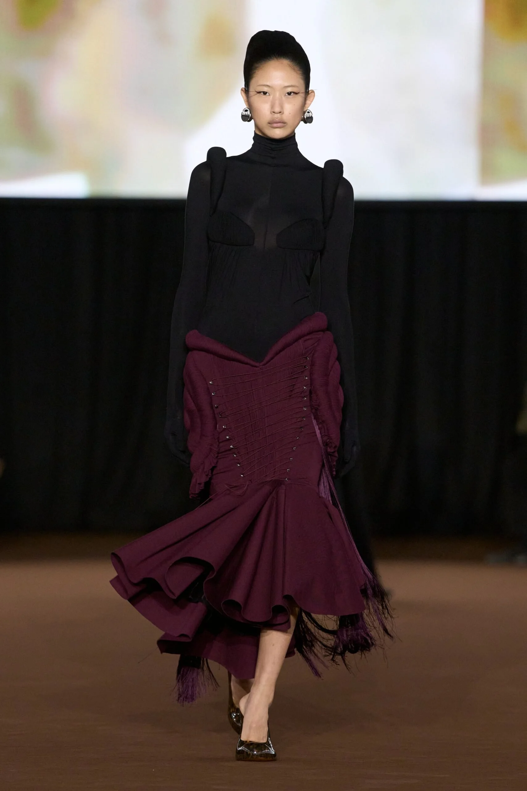 mugler-spring-2027-ready-to-wear-look-05-scaled.jpg