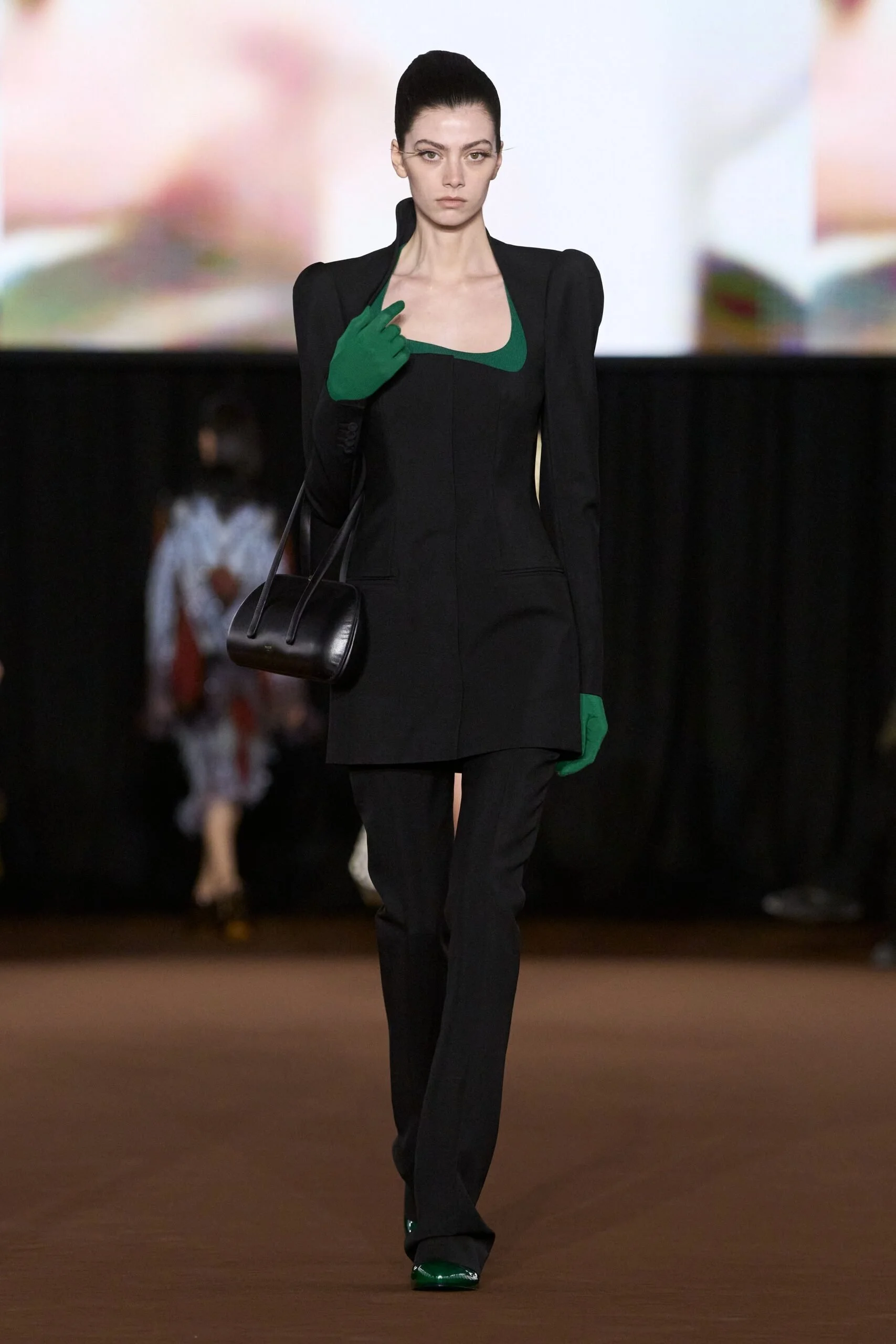 mugler-spring-2027-ready-to-wear-look-09-scaled.jpg