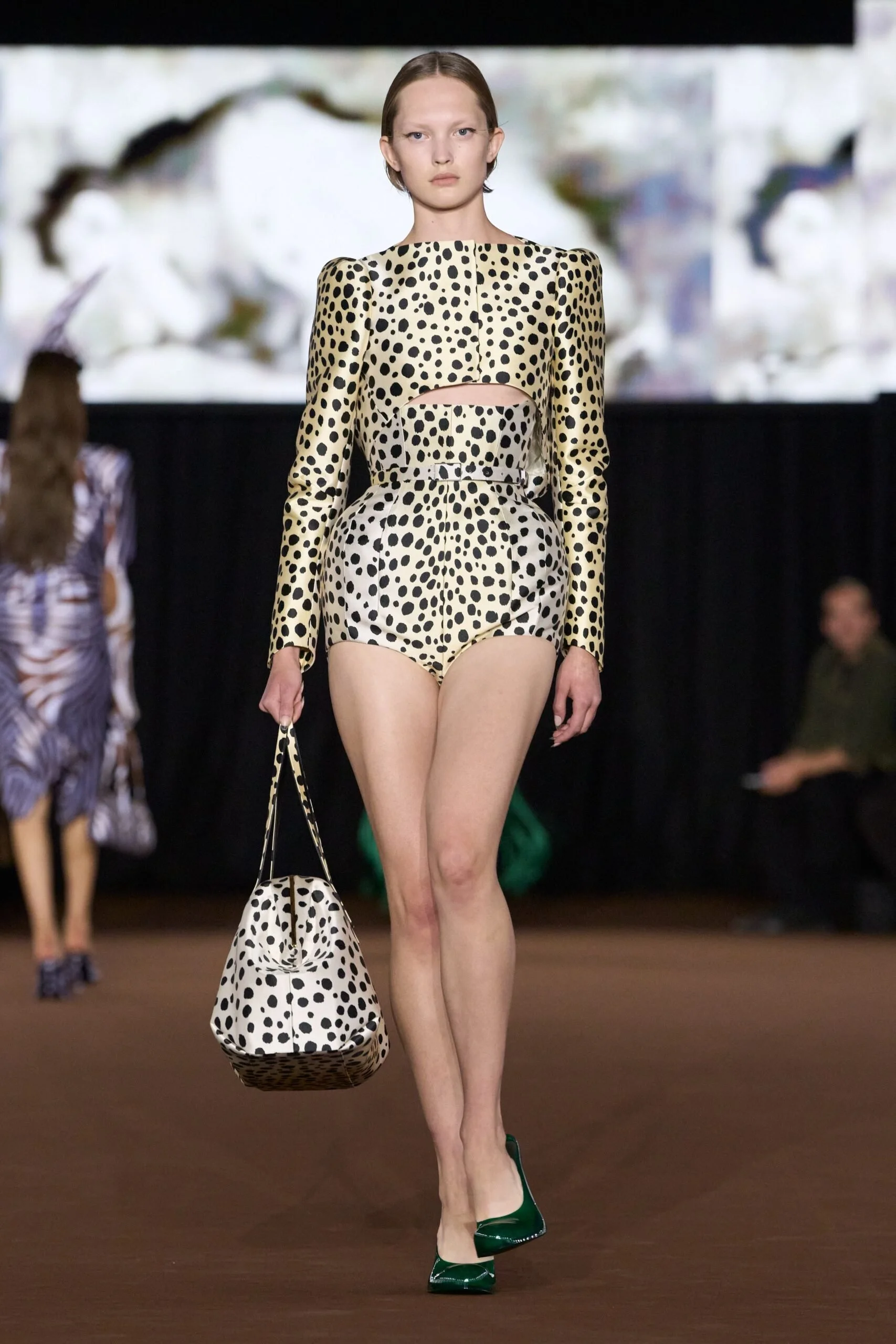mugler-spring-2027-ready-to-wear-look-10-scaled.jpg