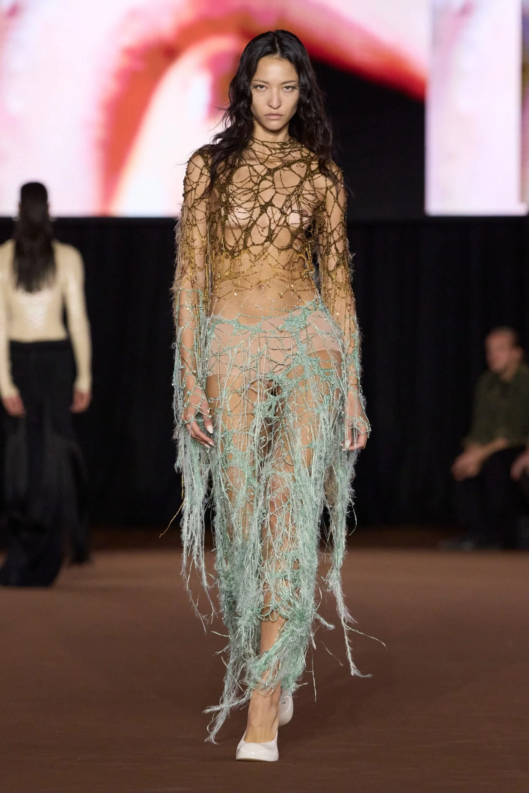 mugler-spring-2027-ready-to-wear-look-15-scaled.jpg