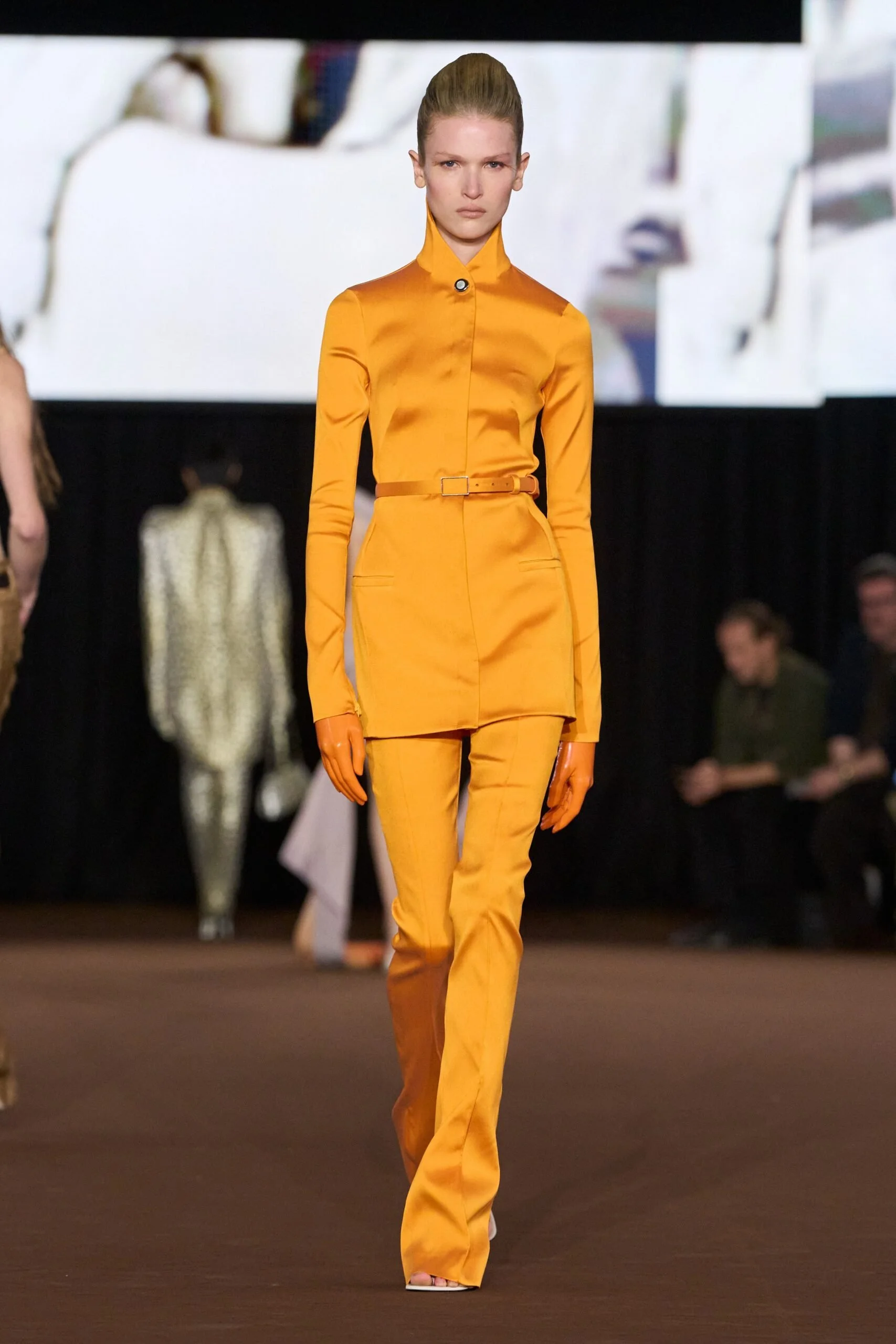 mugler-spring-2027-ready-to-wear-look-20-scaled.jpg