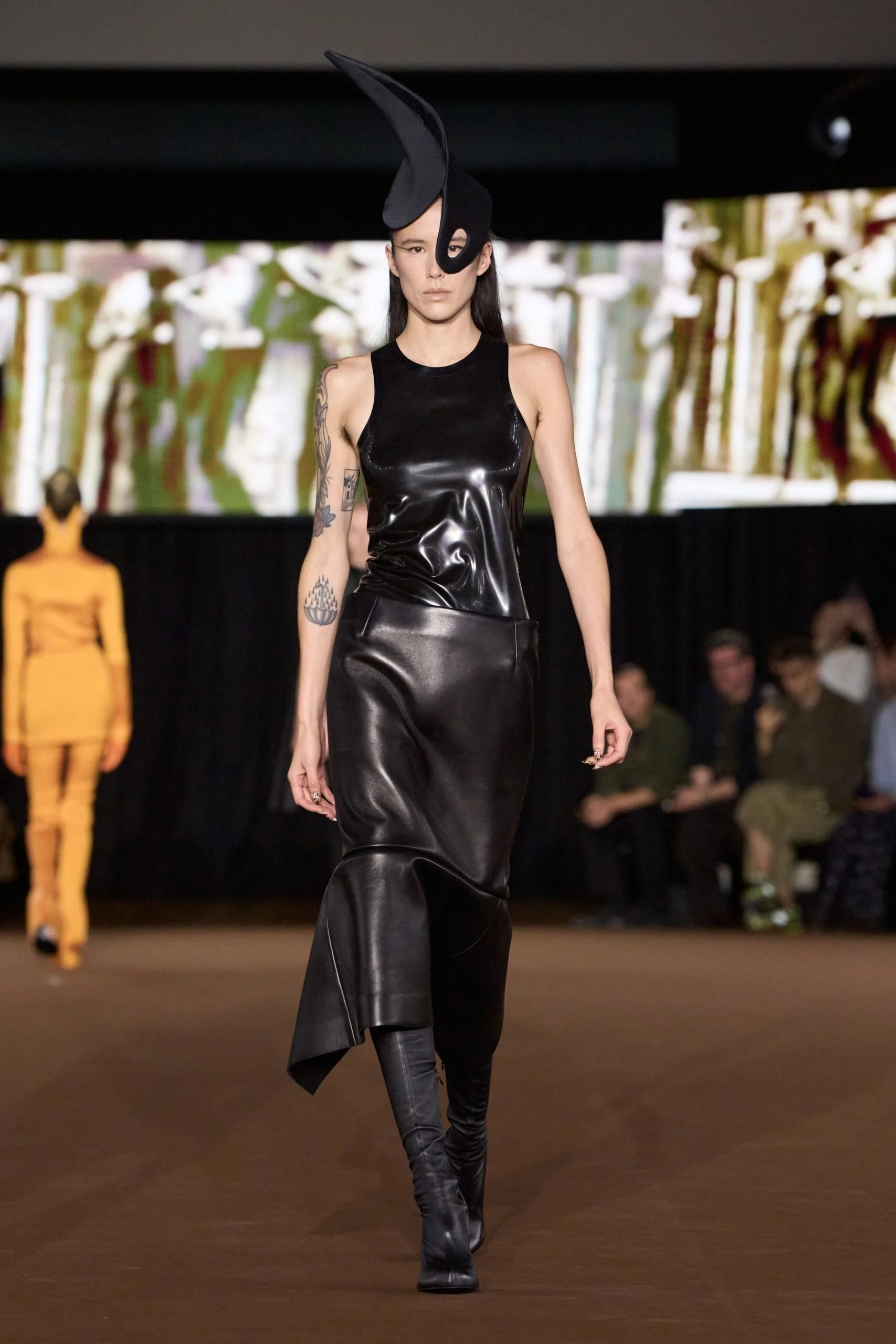 mugler-spring-2027-ready-to-wear-look-27-scaled.jpg