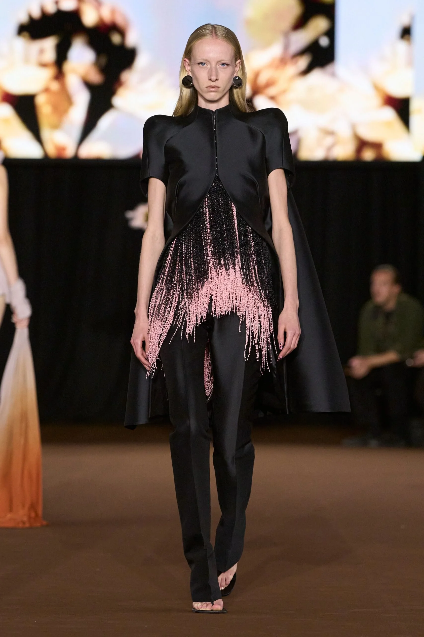 mugler-spring-2027-ready-to-wear-look-28-scaled.jpg