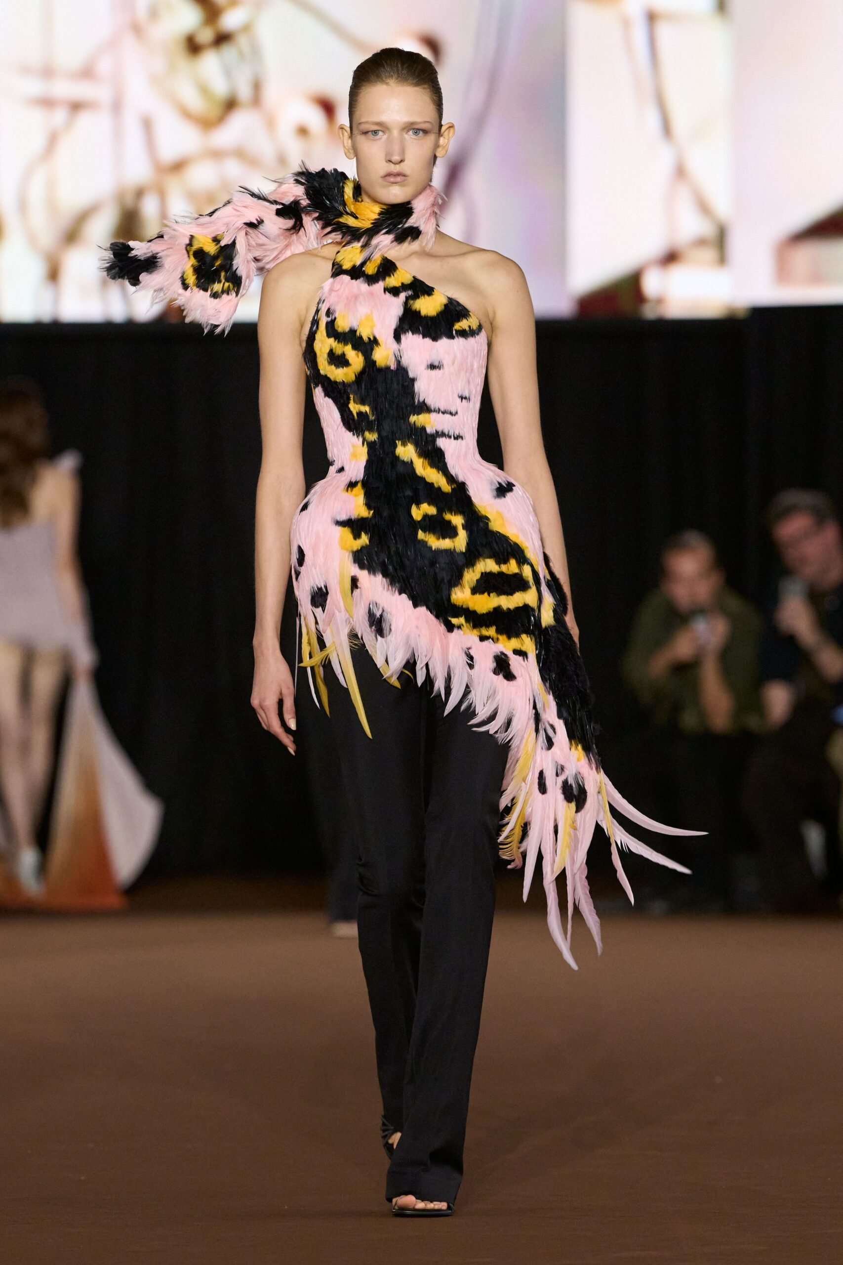 mugler-spring-2027-ready-to-wear-look-29-scaled.jpg