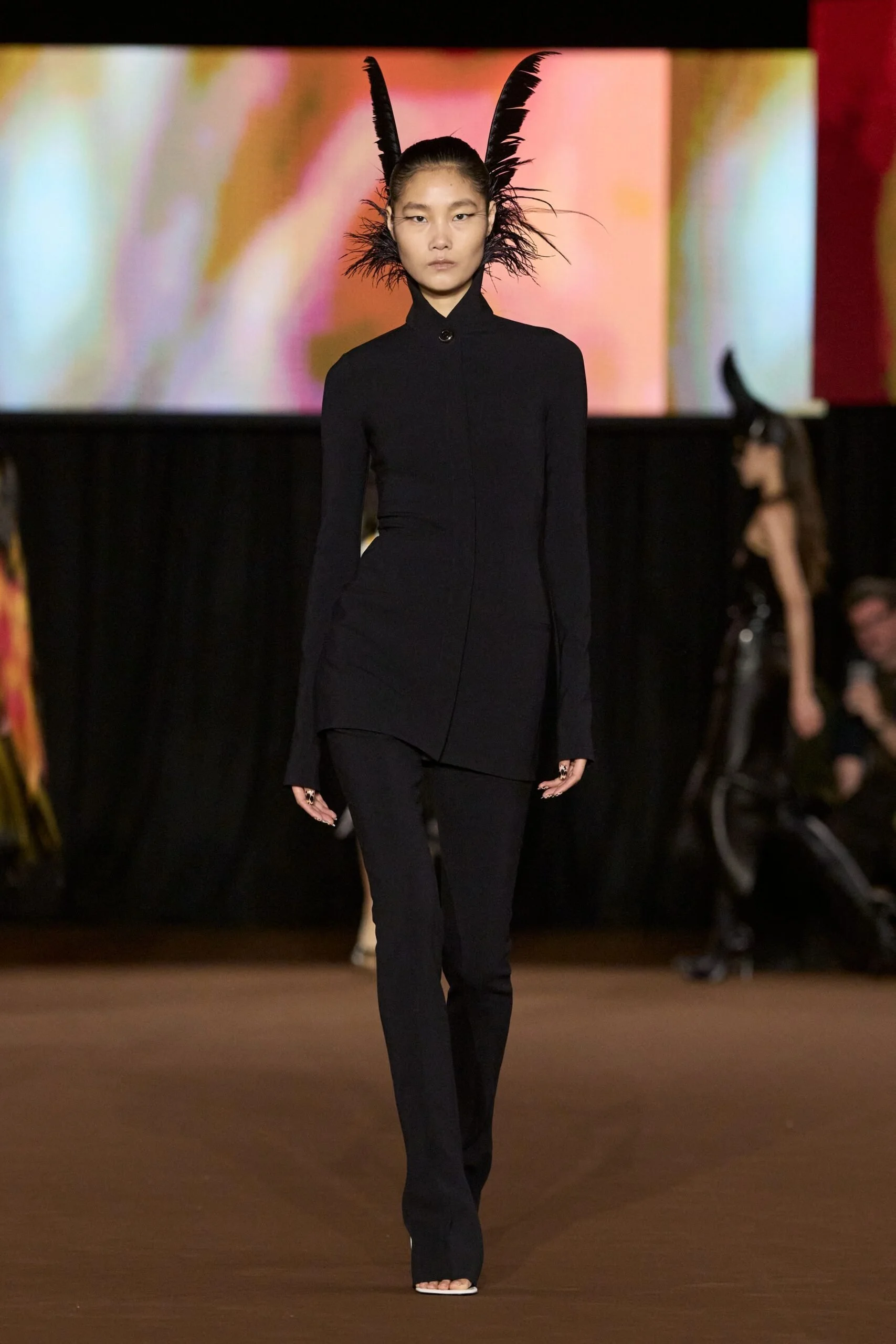 mugler-spring-2027-ready-to-wear-look-30-scaled.jpg