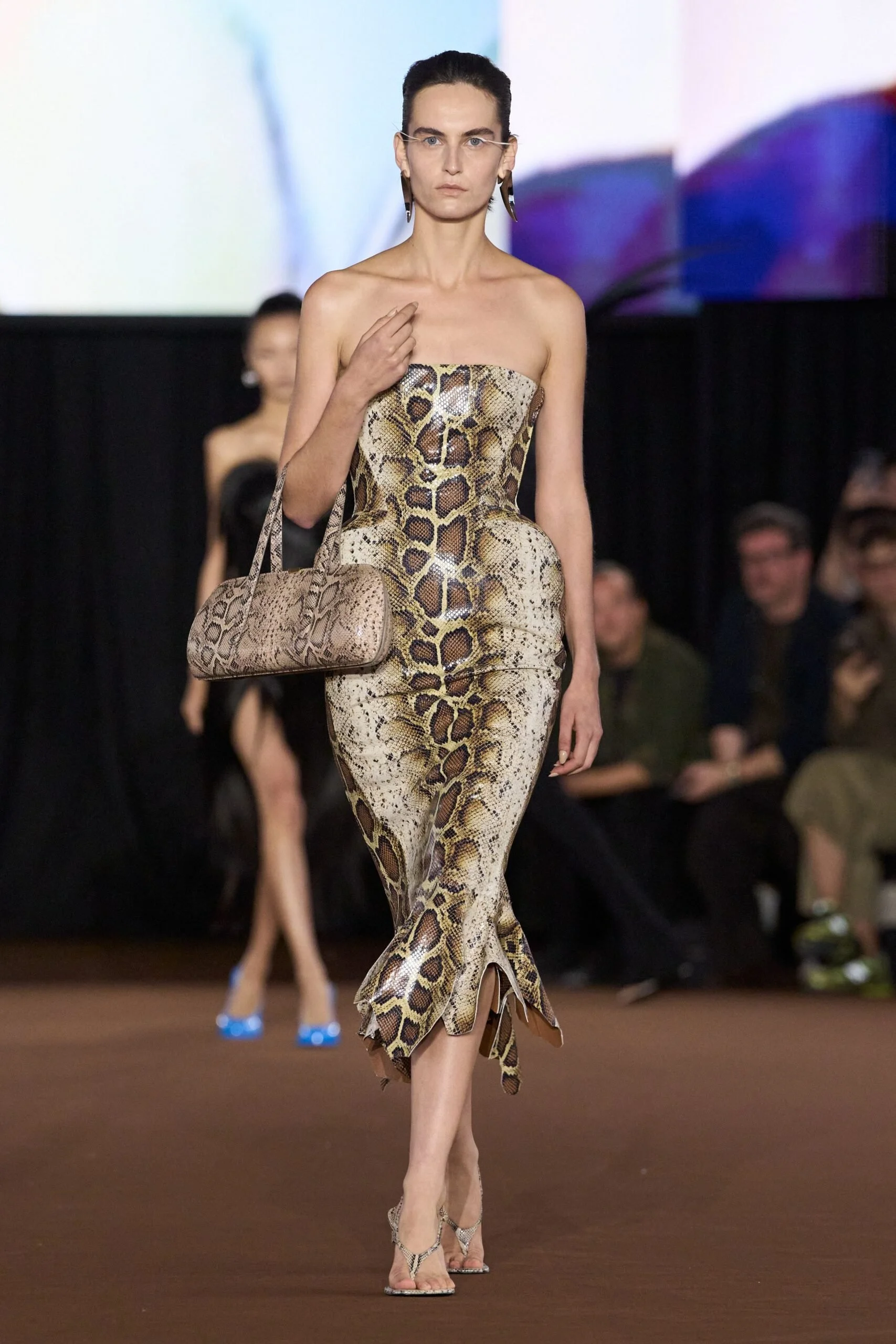 mugler-spring-2027-ready-to-wear-look-33-scaled.jpg
