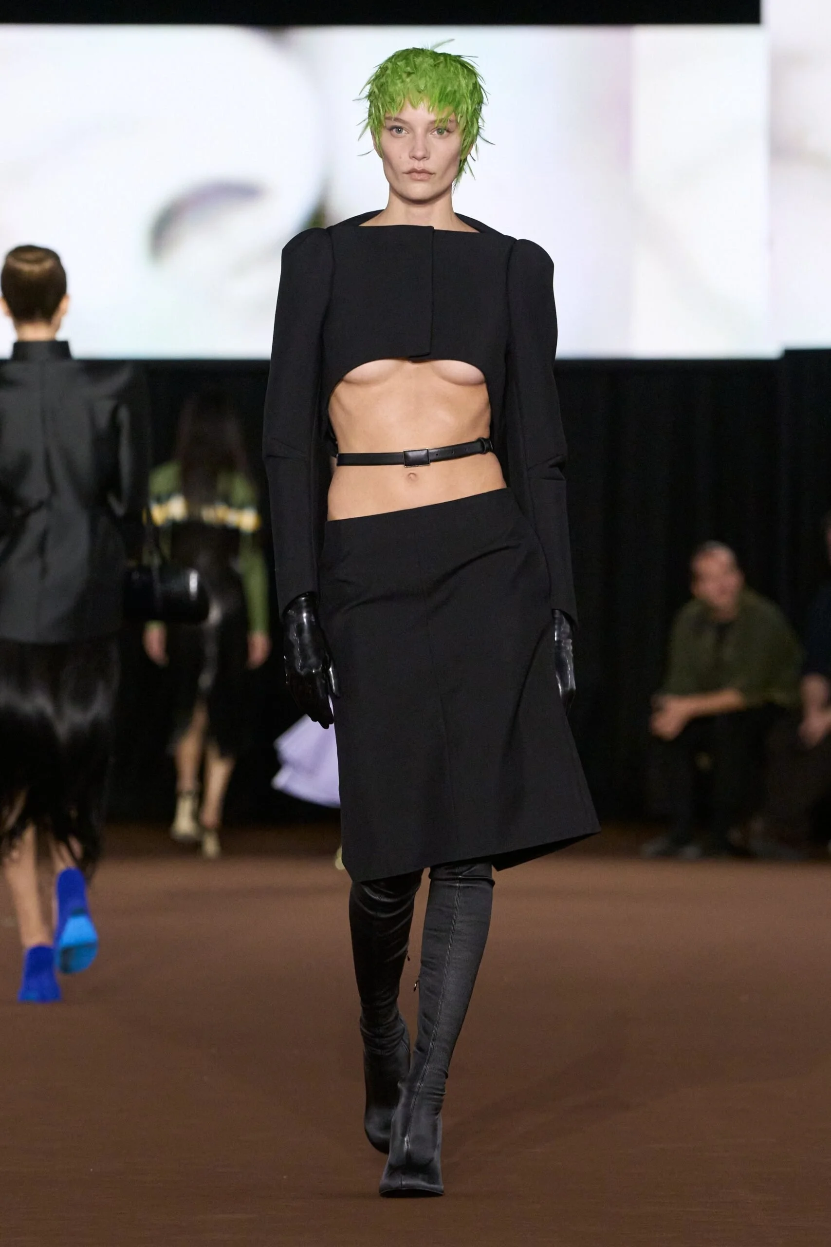 mugler-spring-2027-ready-to-wear-look-39-scaled.jpg