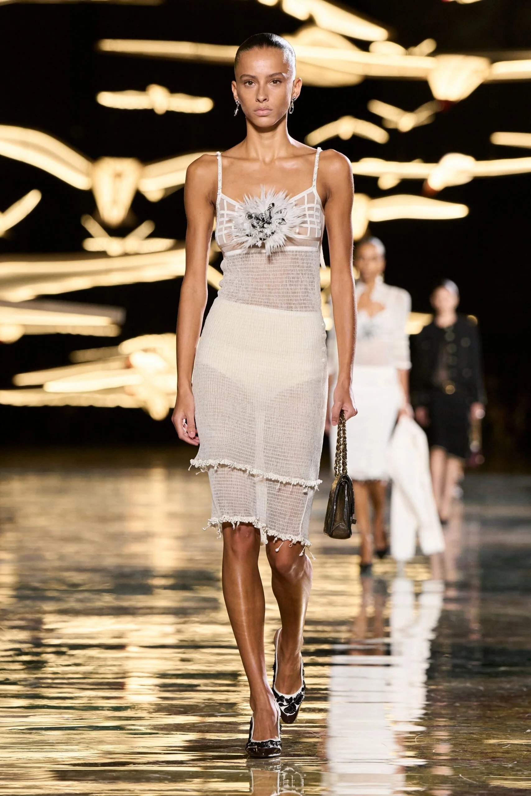 chanel-spring-2027-ready-to-wear-look-01-scaled.jpg