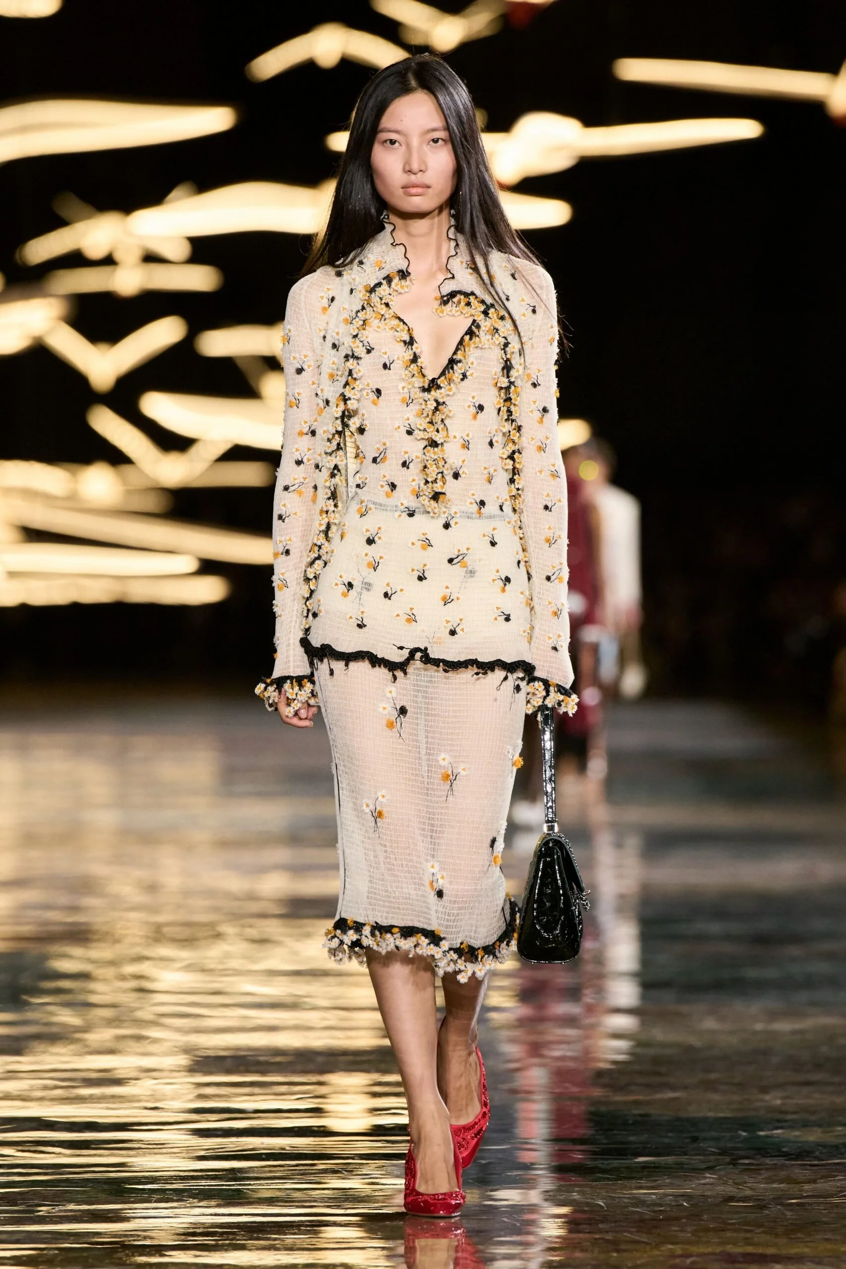 chanel-spring-2027-ready-to-wear-look-07-scaled.jpg