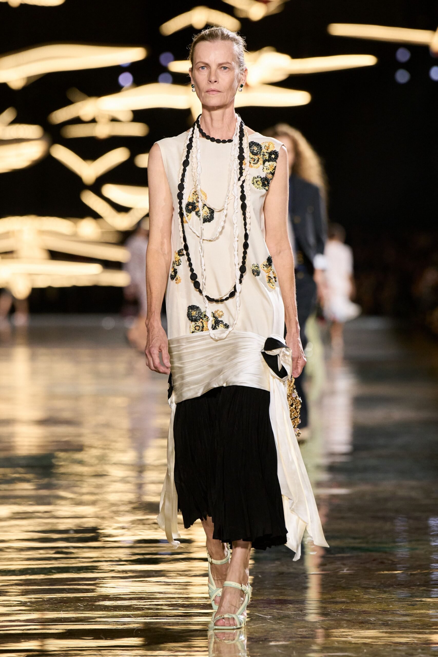 chanel-spring-2027-ready-to-wear-look-31-scaled.jpg