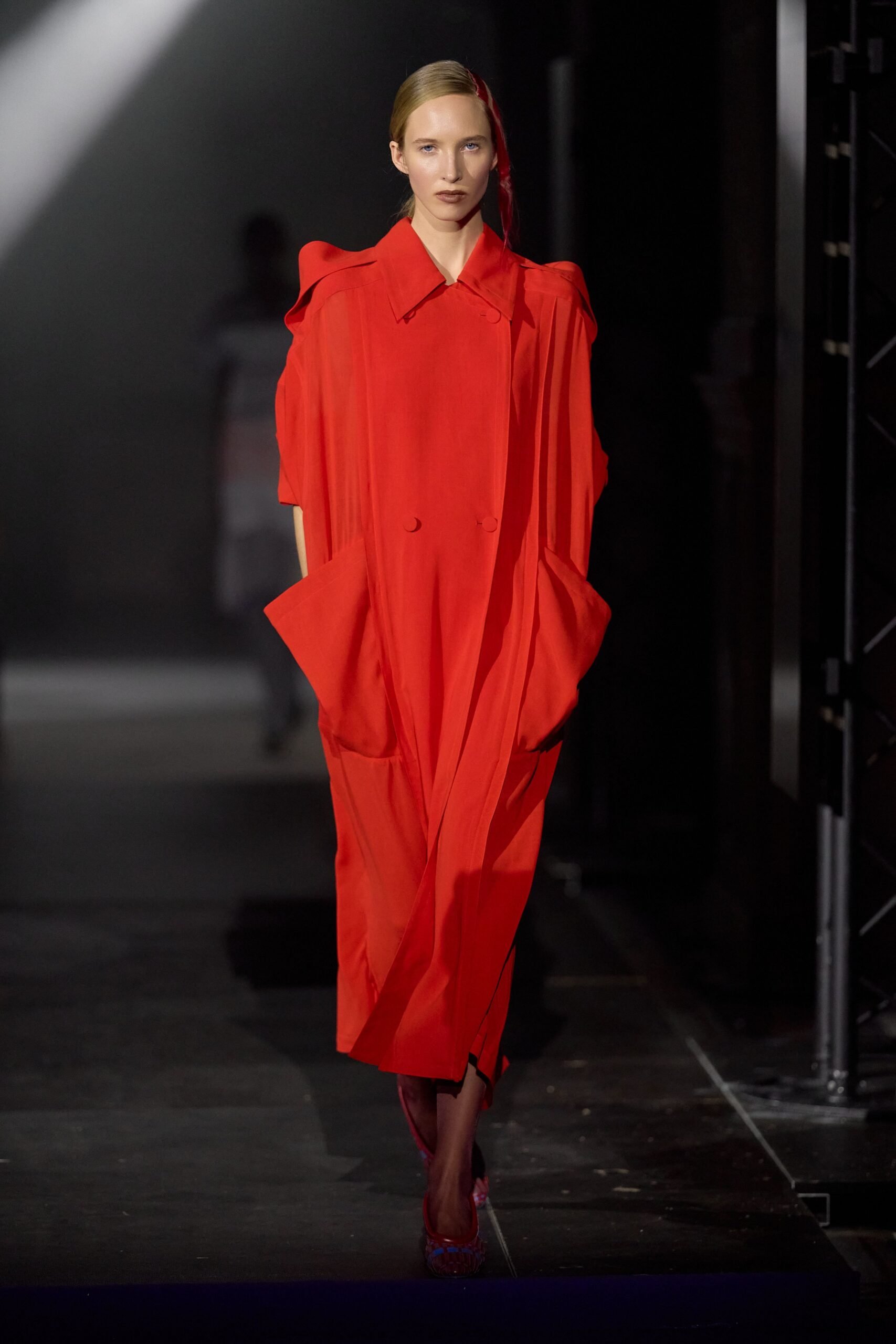 kiko-kostadinov-spring-2027-ready-to-wear-look-01-scaled.jpg