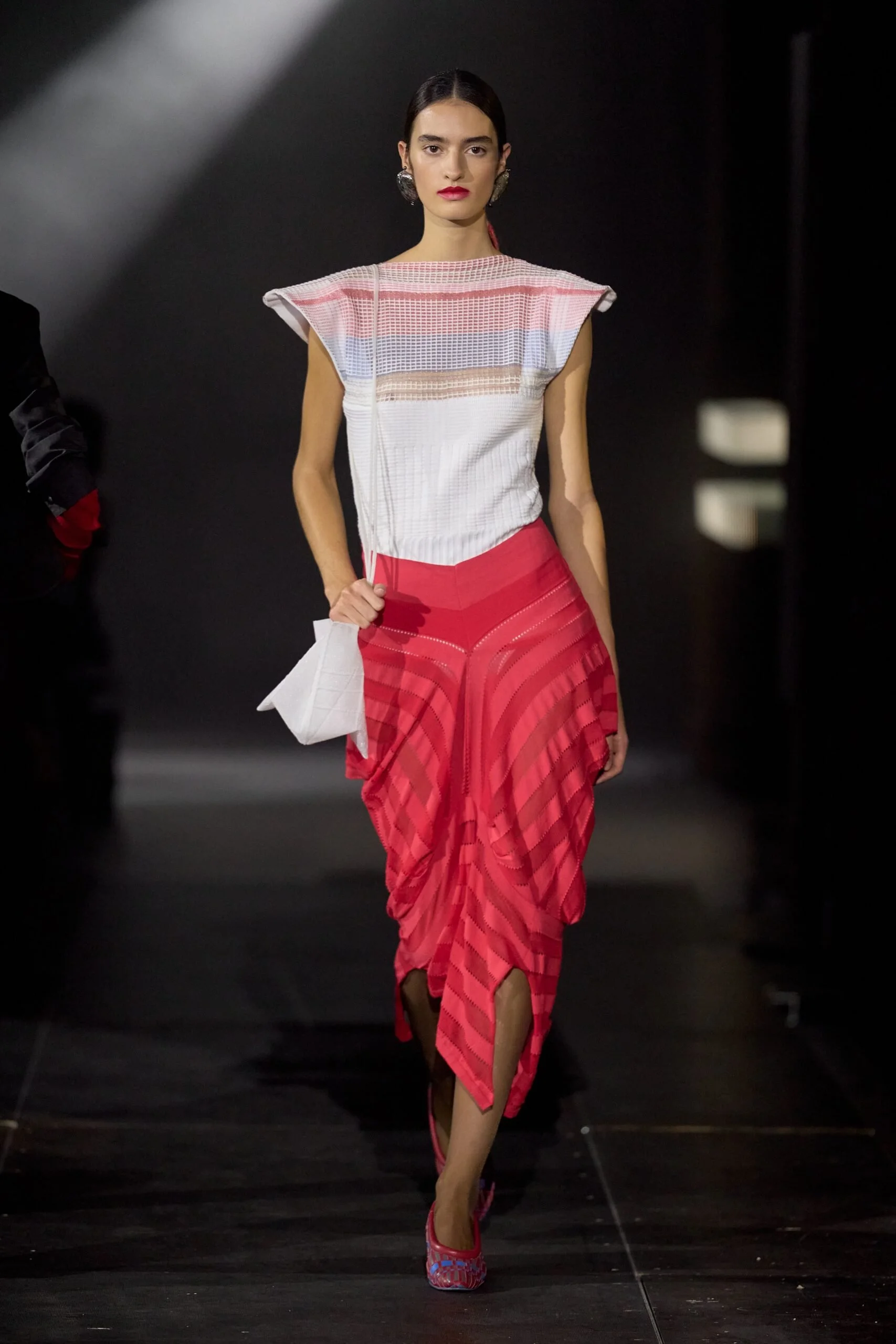 kiko-kostadinov-spring-2027-ready-to-wear-look-04-scaled.jpg