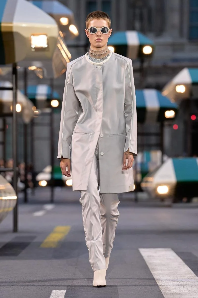 00008-louis-vuitton-spring-2027-ready-to-wear-credit-gorunway.jpg