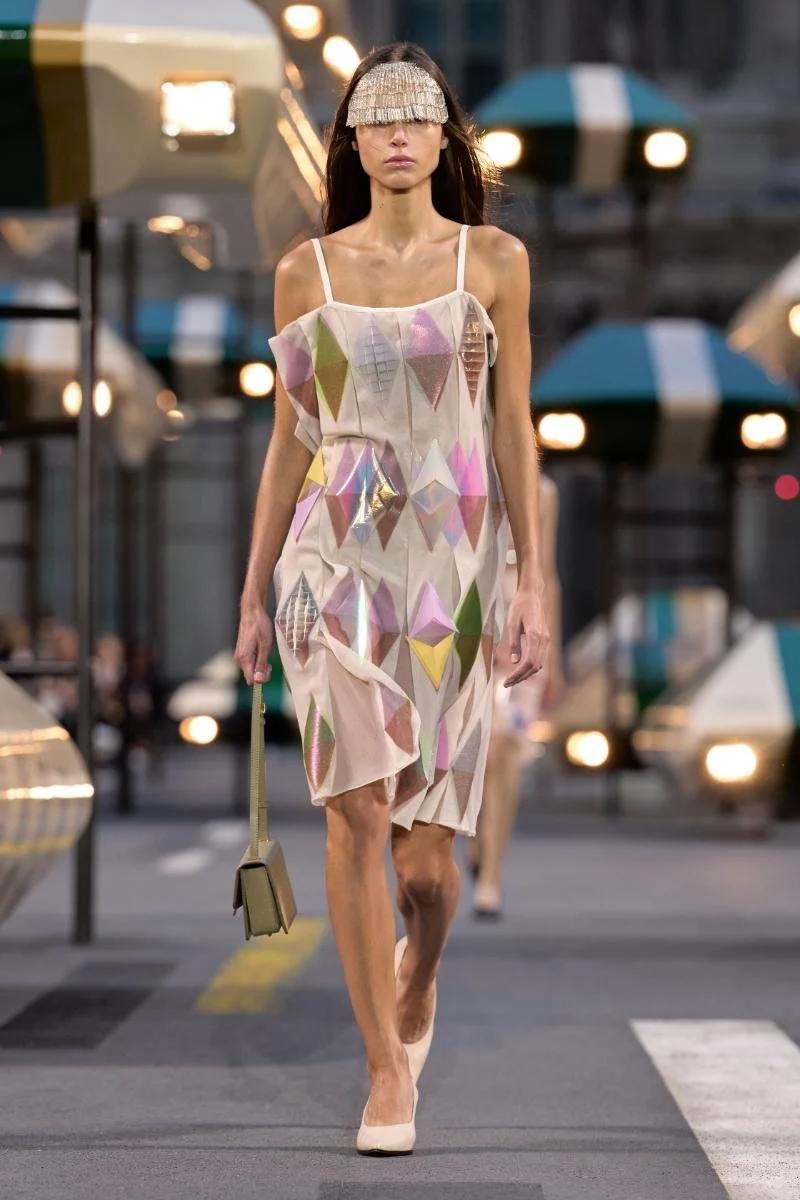 00020-louis-vuitton-spring-2027-ready-to-wear-credit-gorunway.jpg