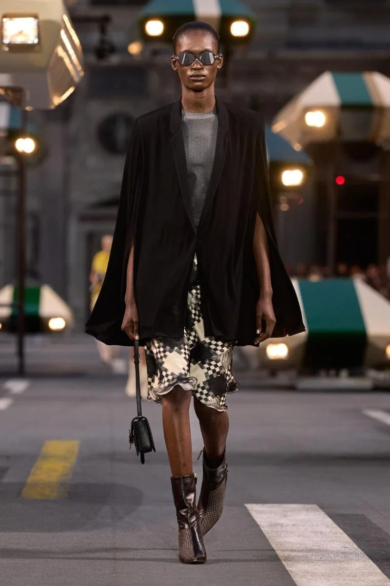 00043-louis-vuitton-spring-2027-ready-to-wear-credit-gorunway.jpg
