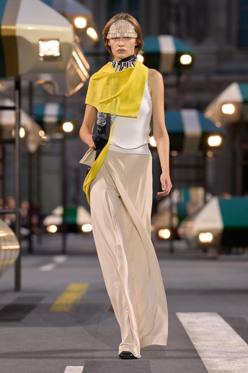 00045-louis-vuitton-spring-2027-ready-to-wear-credit-gorunway.jpg