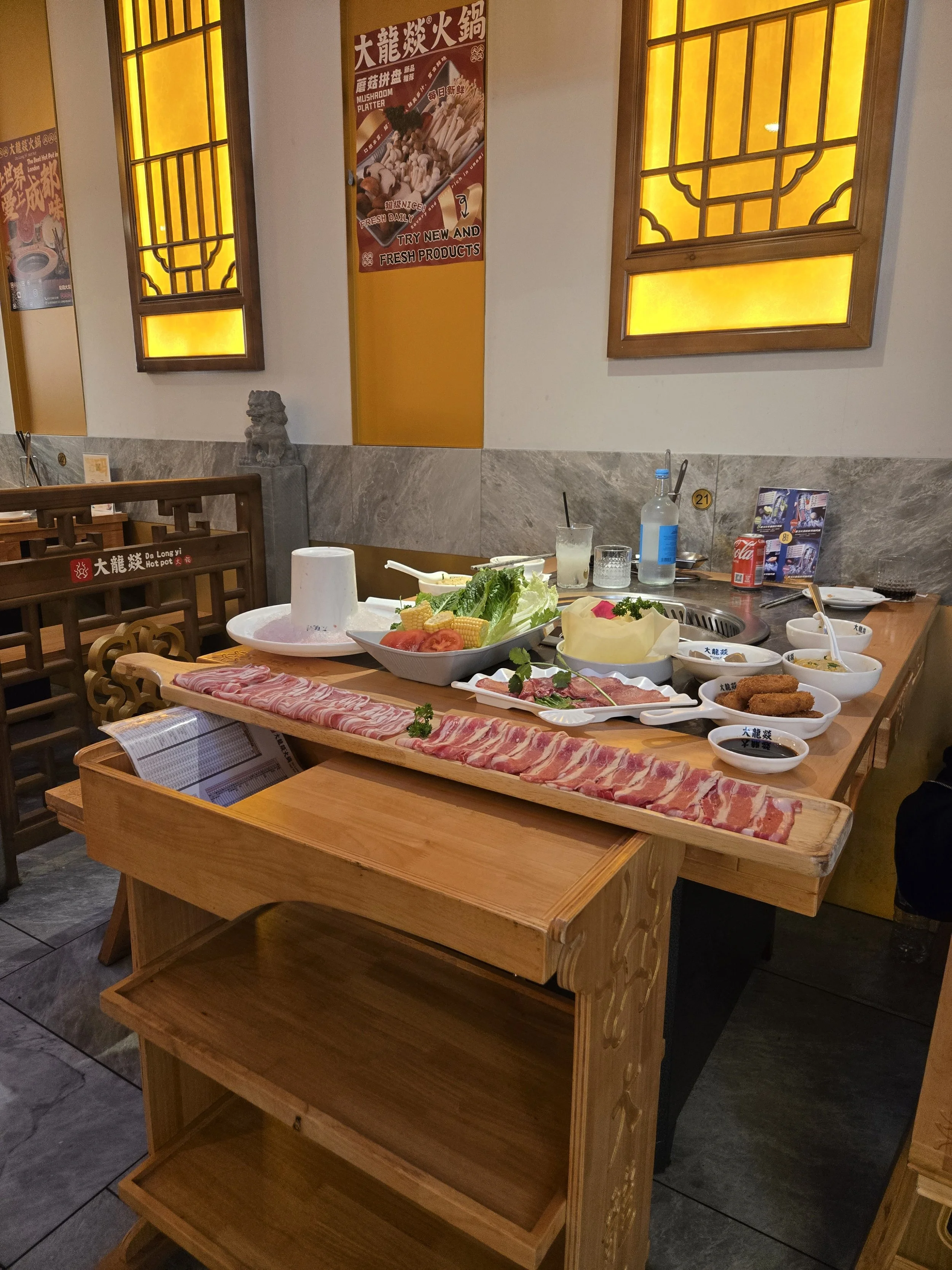 Table setup at Da Long Yi Fitzrovia