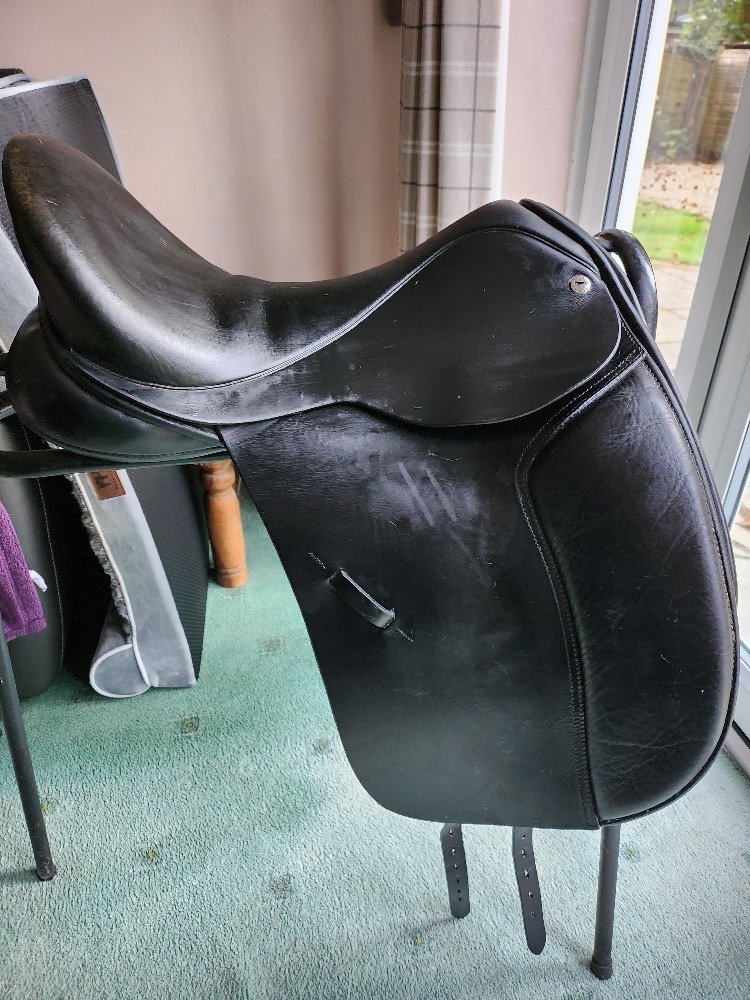 Black Country Dressage Saddle - 17.5” MW
