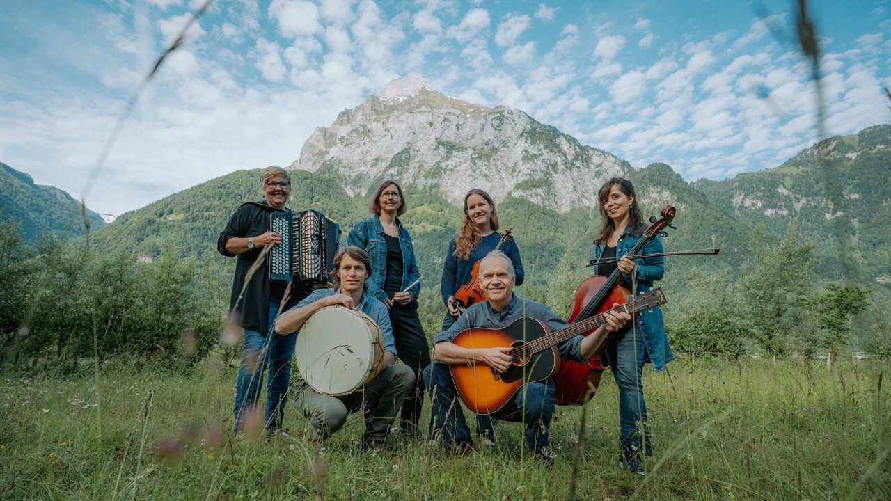 Cottage - Irish Folk