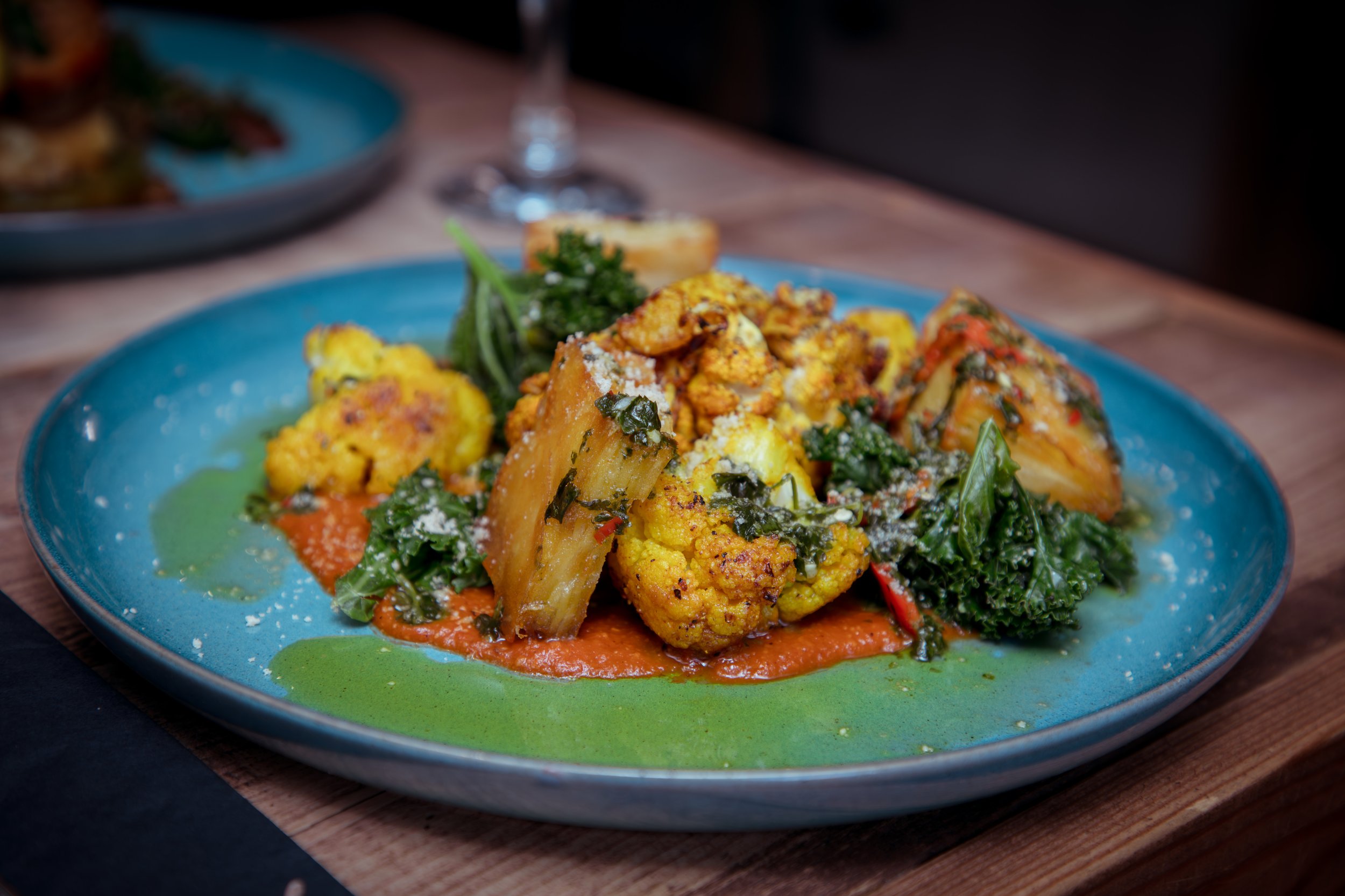 
CHARRED CAULI & ROMESCO
Cauliflower in smoky red pepper & almond sauce, confit tomatoes, butter layered potato with parmesan. Big on flavour, not just for vegans. (gf, v, ve+) £18