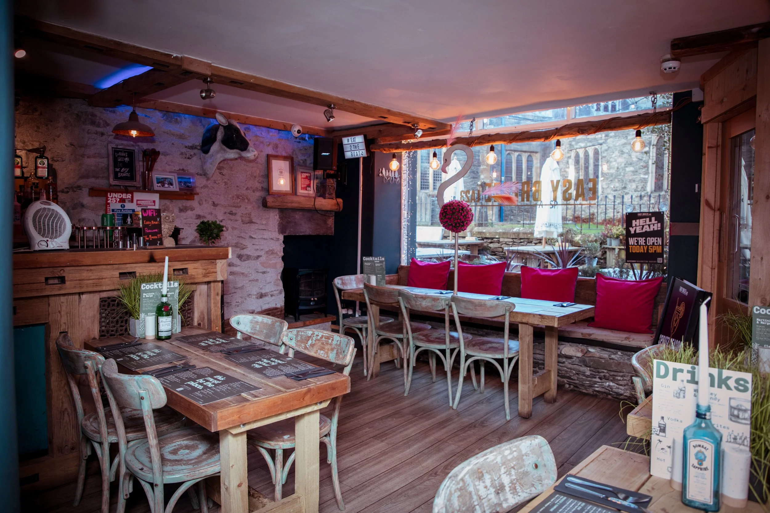 interior of the easy breeze in bowness