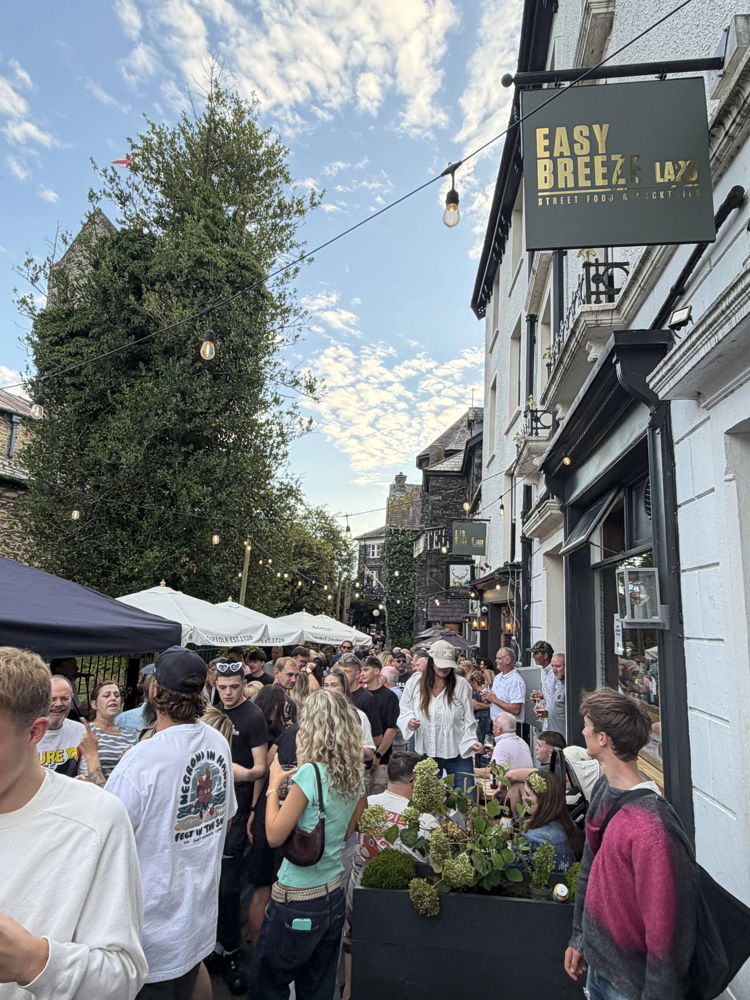 everyone partying on church street