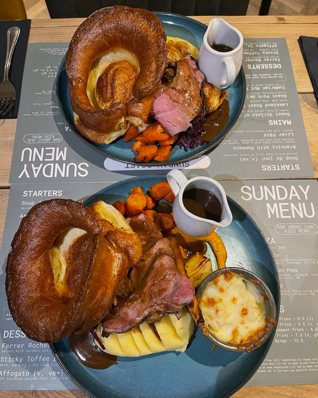 places to eat roast dinners bowness lake district, beef, chicken, vegetarian