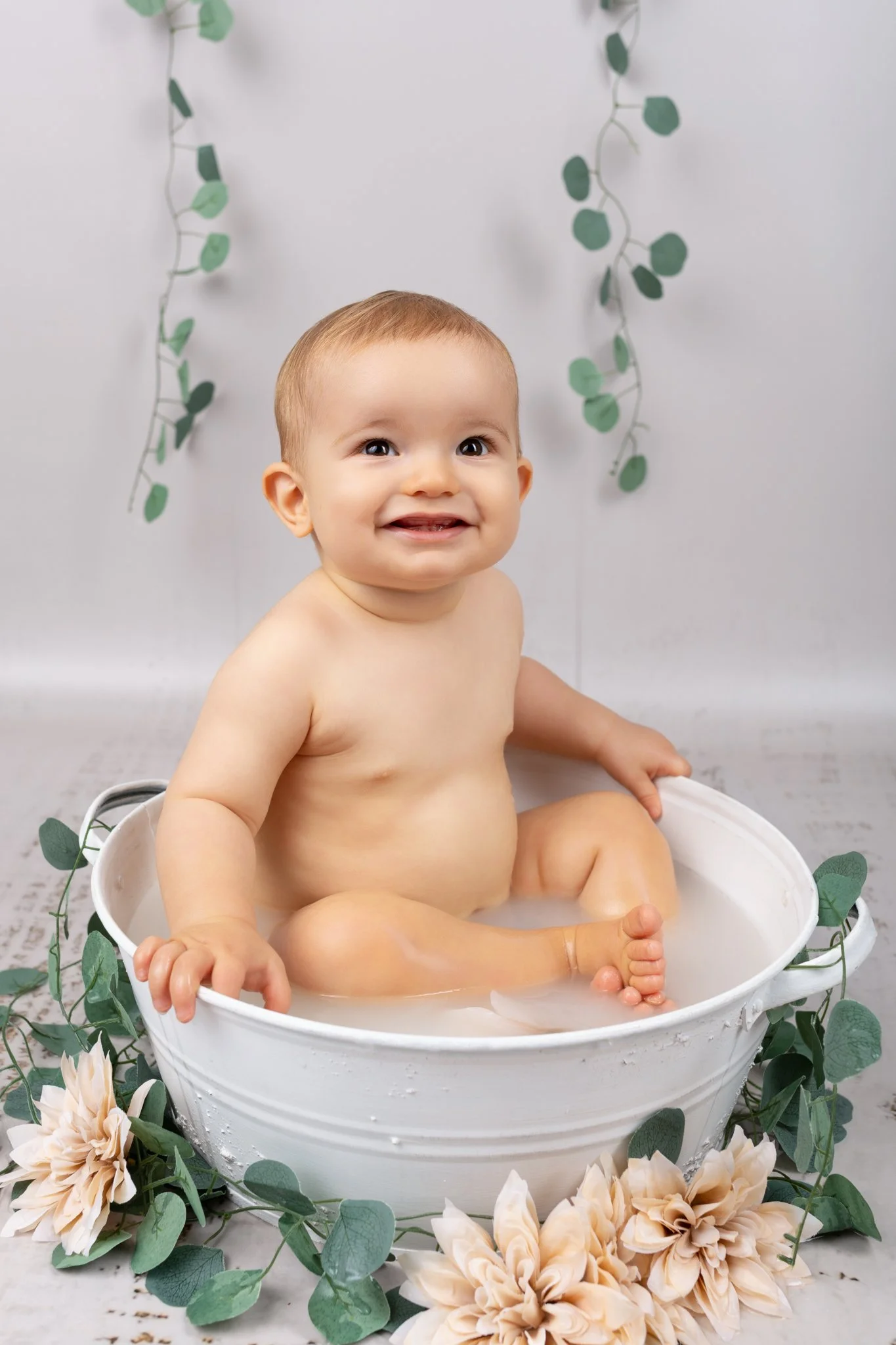 Séance photo bain de lait Yvelines - enfant dans un bain de lait 
