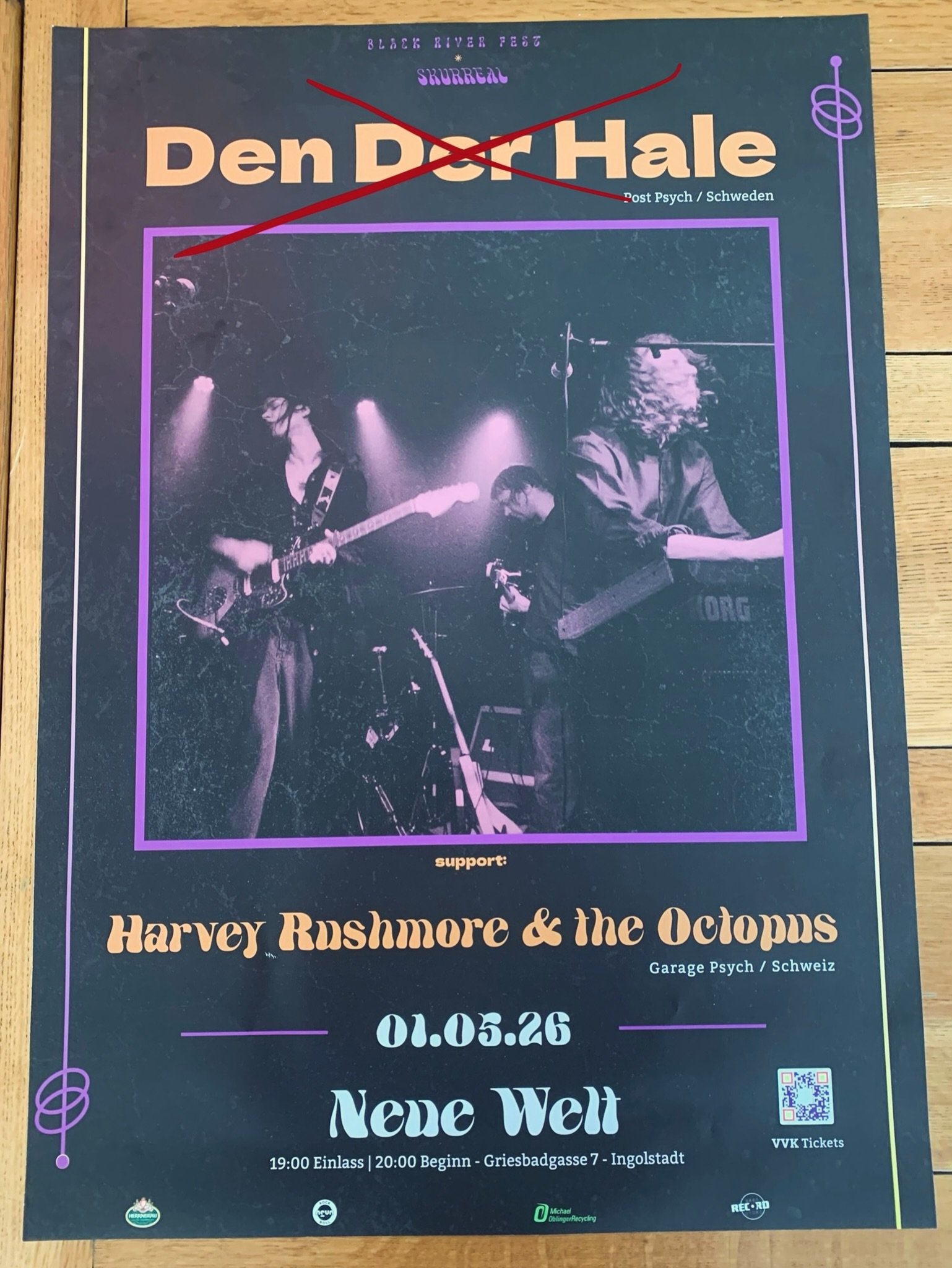 Heute ist das vorletzte Konzert unserer Reihe, diese Mal in Kooperation mit @blackriverfest! Die schlechte Nachricht: Leider m&uuml;ssen Den der Hale krankheitsbedingt absagen 🥲

@harveyrushmoreandtheoctopus sind aber am Start und spielen ein l&auml