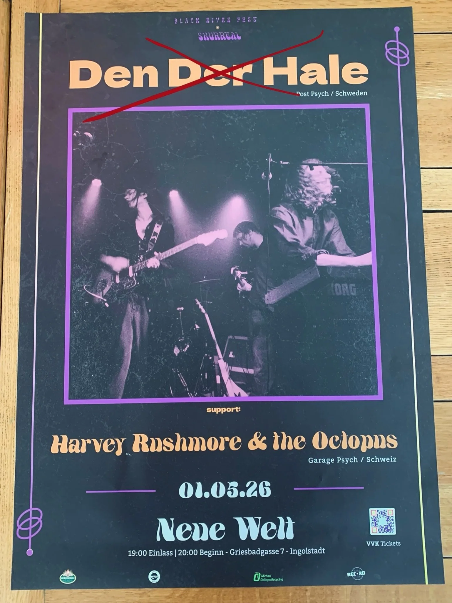 Heute ist das vorletzte Konzert unserer Reihe, dieses Mal in Kooperation mit @blackriverfest! Die schlechte Nachricht: Leider m&uuml;ssen Den Der Hale krankheitsbedingt absagen 🥲

@harveyrushmoreandtheoctopus sind aber am Start und spielen ein l&aum