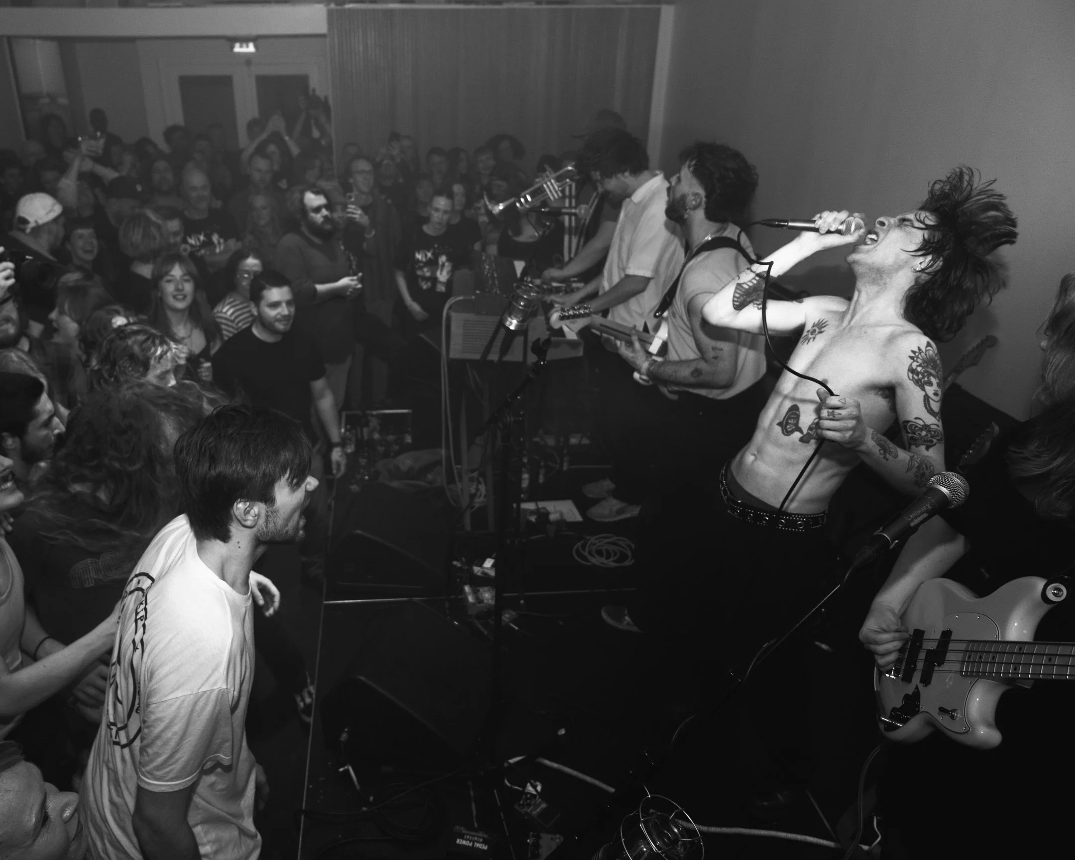 Heute in einer Woche: @nixandthenothings live @kap94in !! >> 07.10.26 <<

Es wird wild, schwitzig und sicherlich ein unvergessliches Erlebnis! Auf gehts!! 

Nur Abendkasse!

@skurreal @baba_recordstore