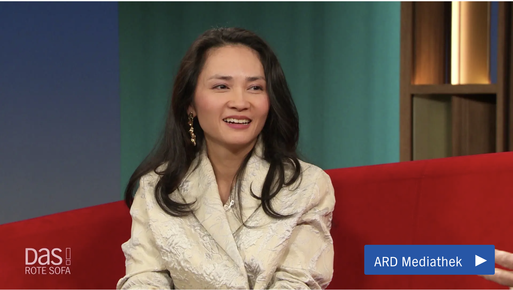 styled actress & author Mai Duong Kieu - Book  Release “Im Herzen bist du unbesiegbar” NDR talk show DAS! Rote  Sofa