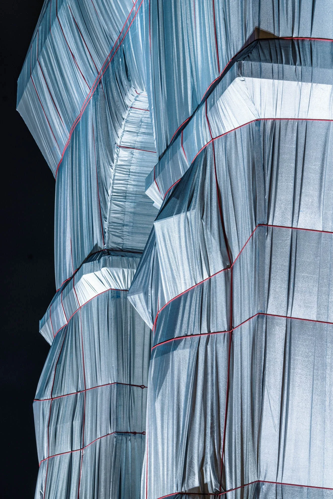 LDKphoto - Christo - Arc de triomphe warpped - 12.jpg